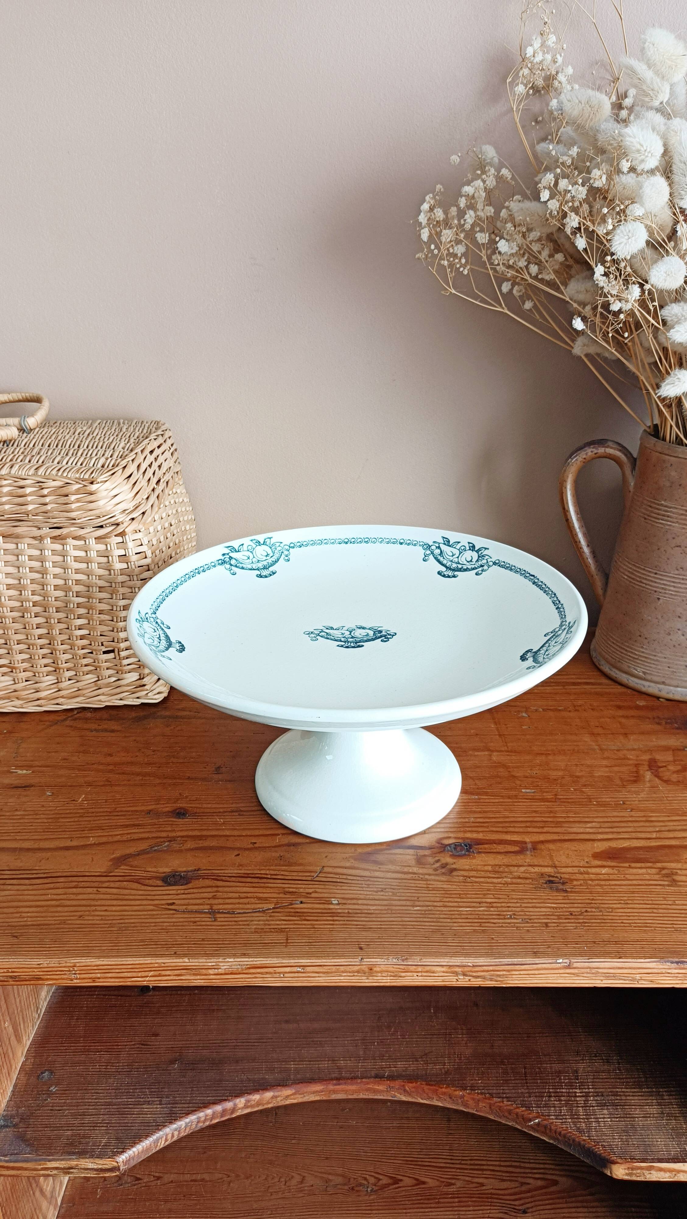 Fruit bowl in iron earthenware from St-Amand.