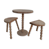 Peestal table and 2 tripod stools