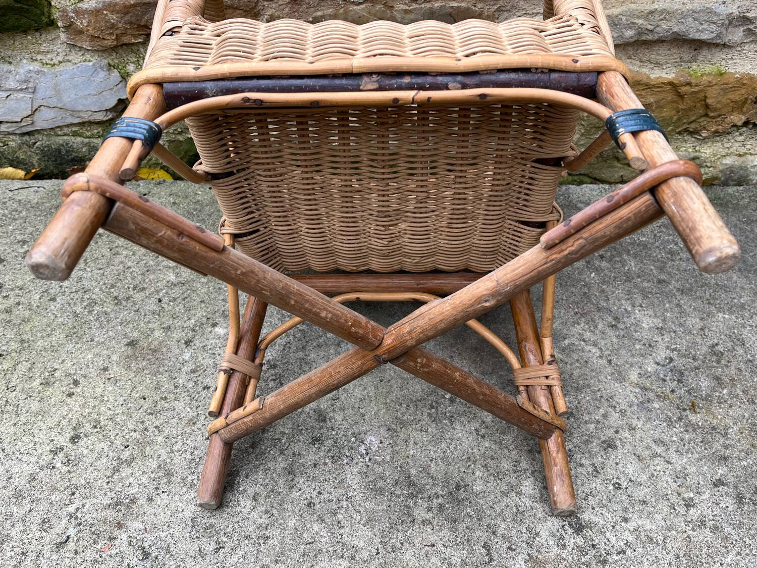 Fauteuil en rotin enfant vintage