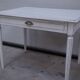 Bureau de style Louis XVI patiné