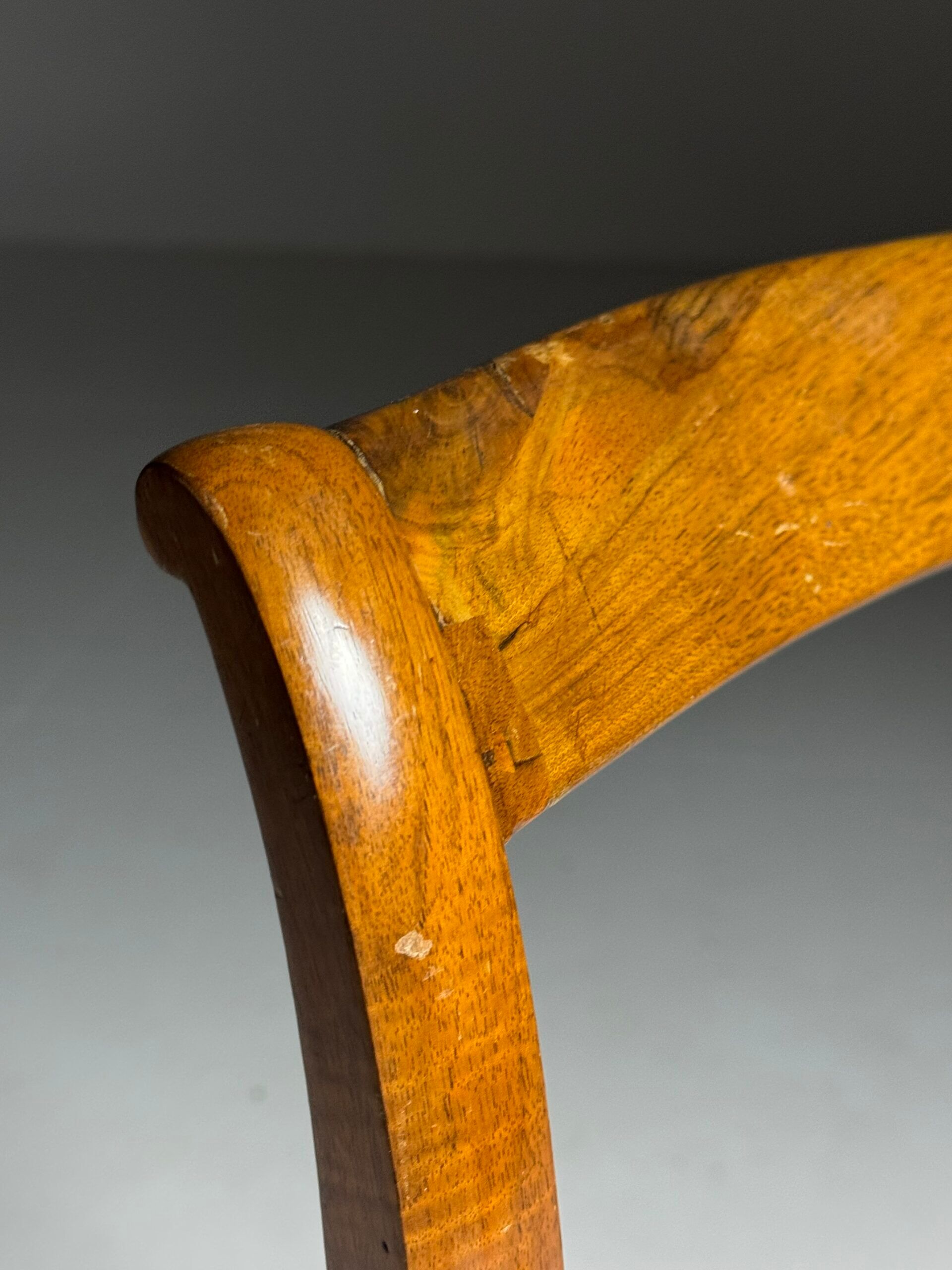Set of 5 dining chairs