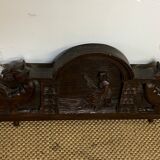 Fronton d’armoire en bois