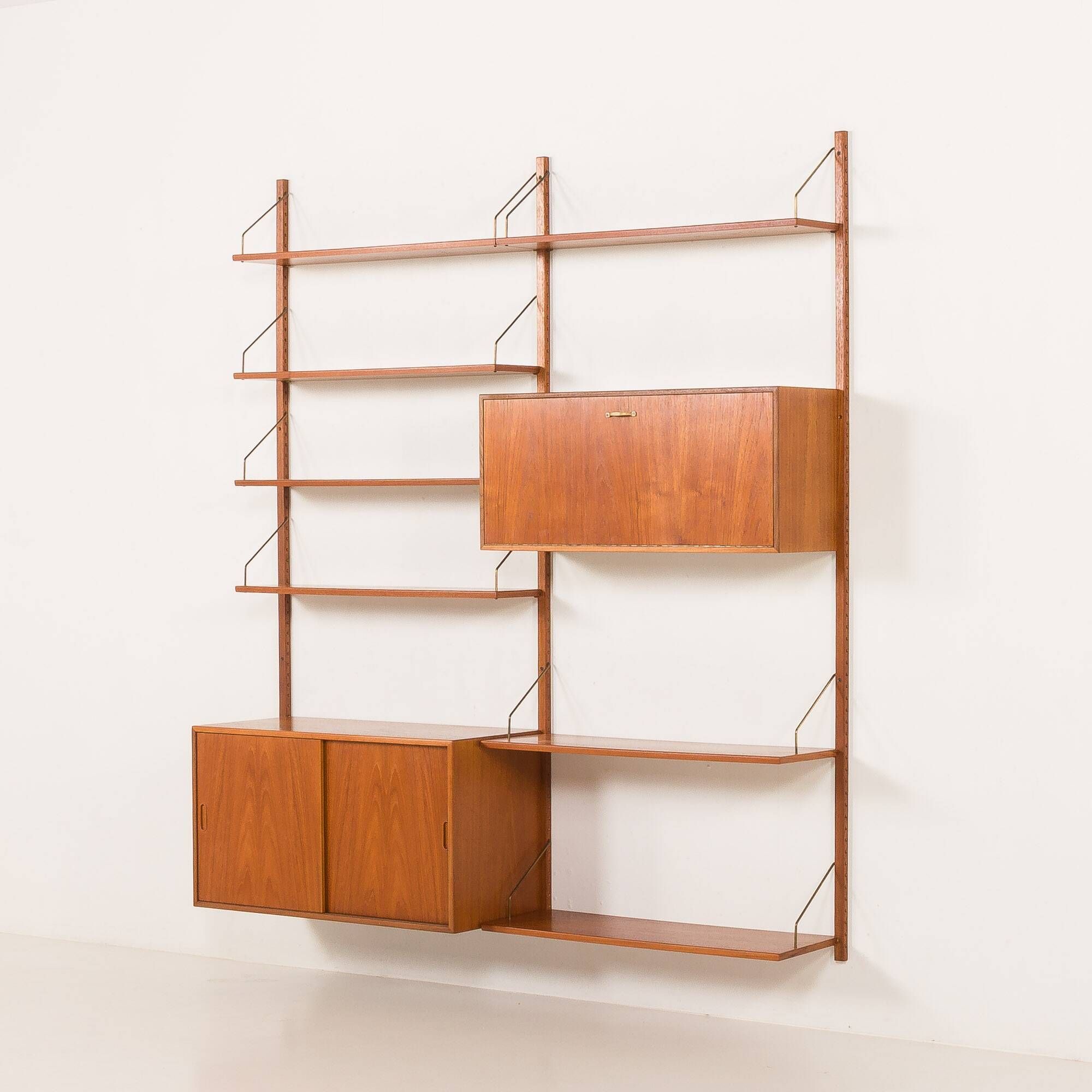 Hansen and Guldborg teak wall unit with a bar cabinet, Denmark 1950s