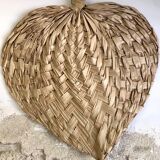 Braided palm leaf eventail