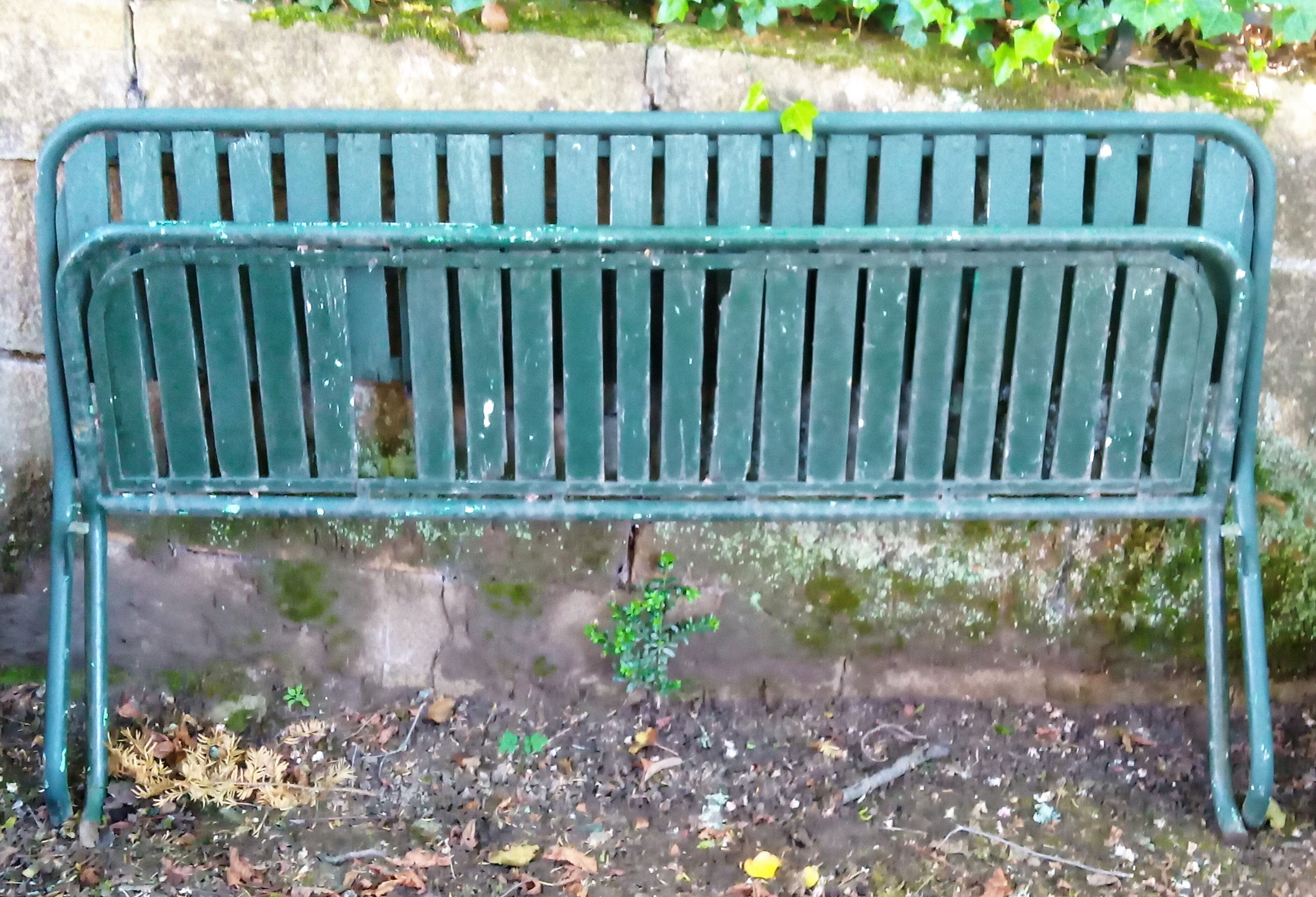 Folding garden bench