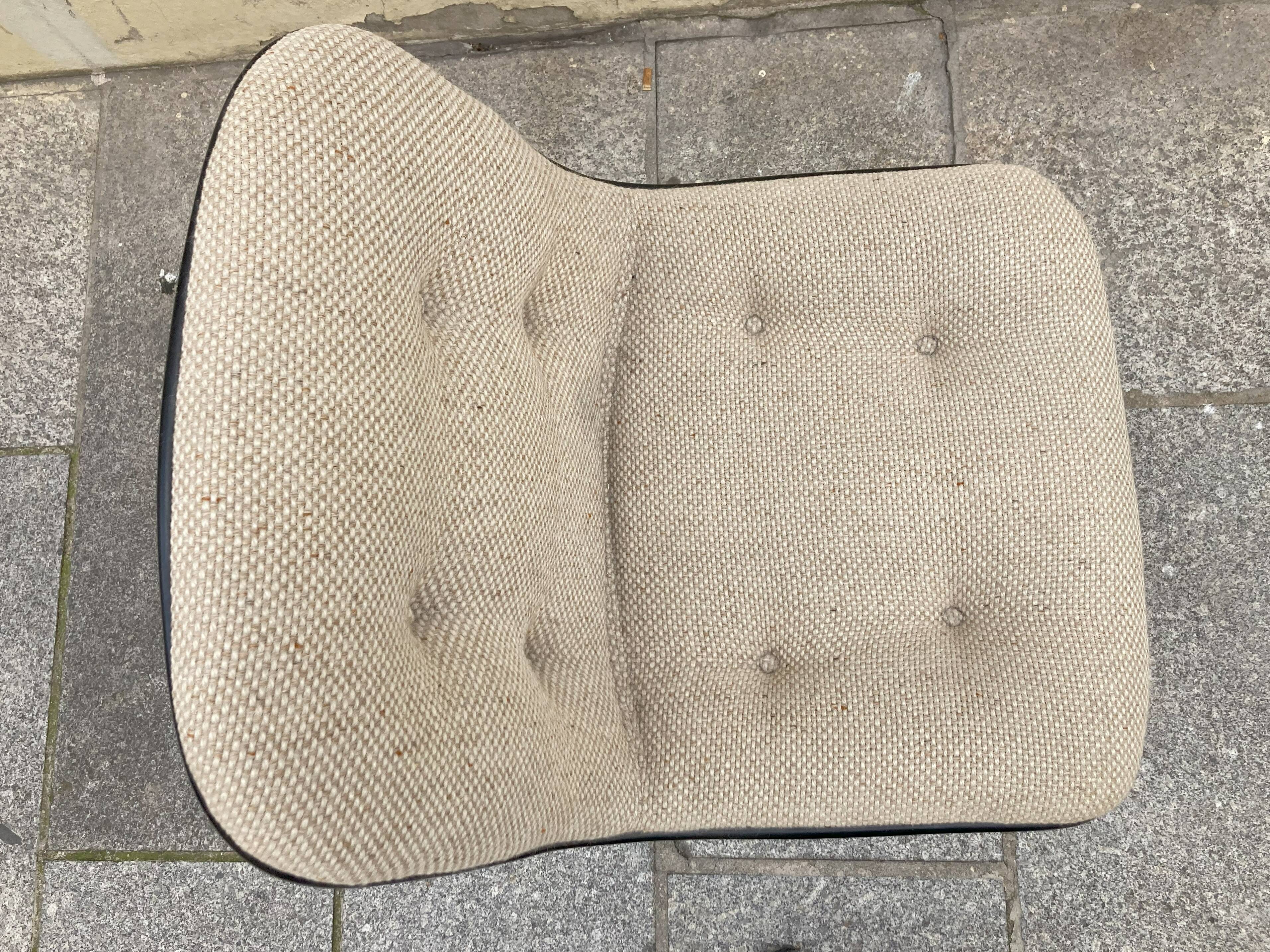 Randall Buck armchair for Steelcase Strafor