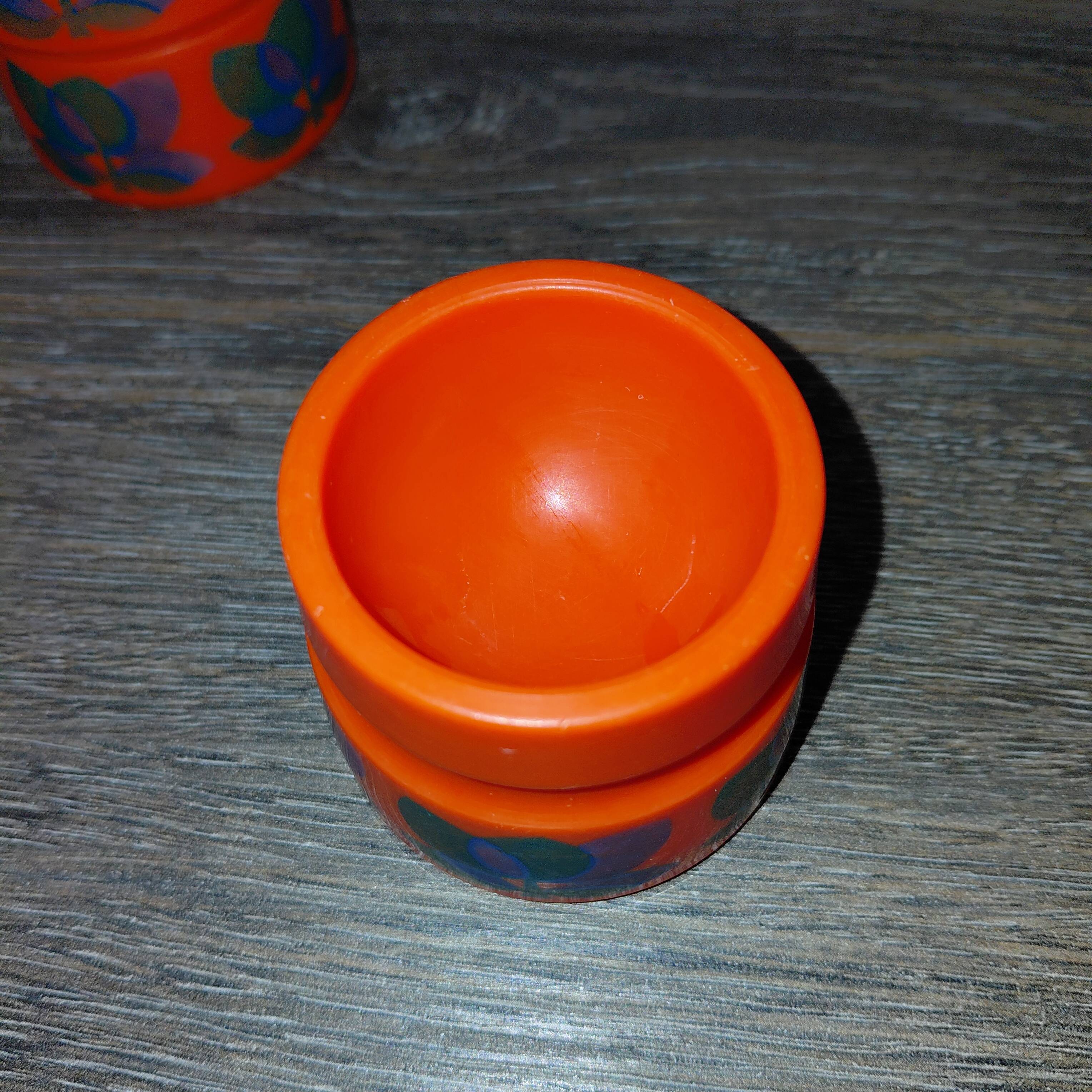 5 orange plastic egg cups EMSA