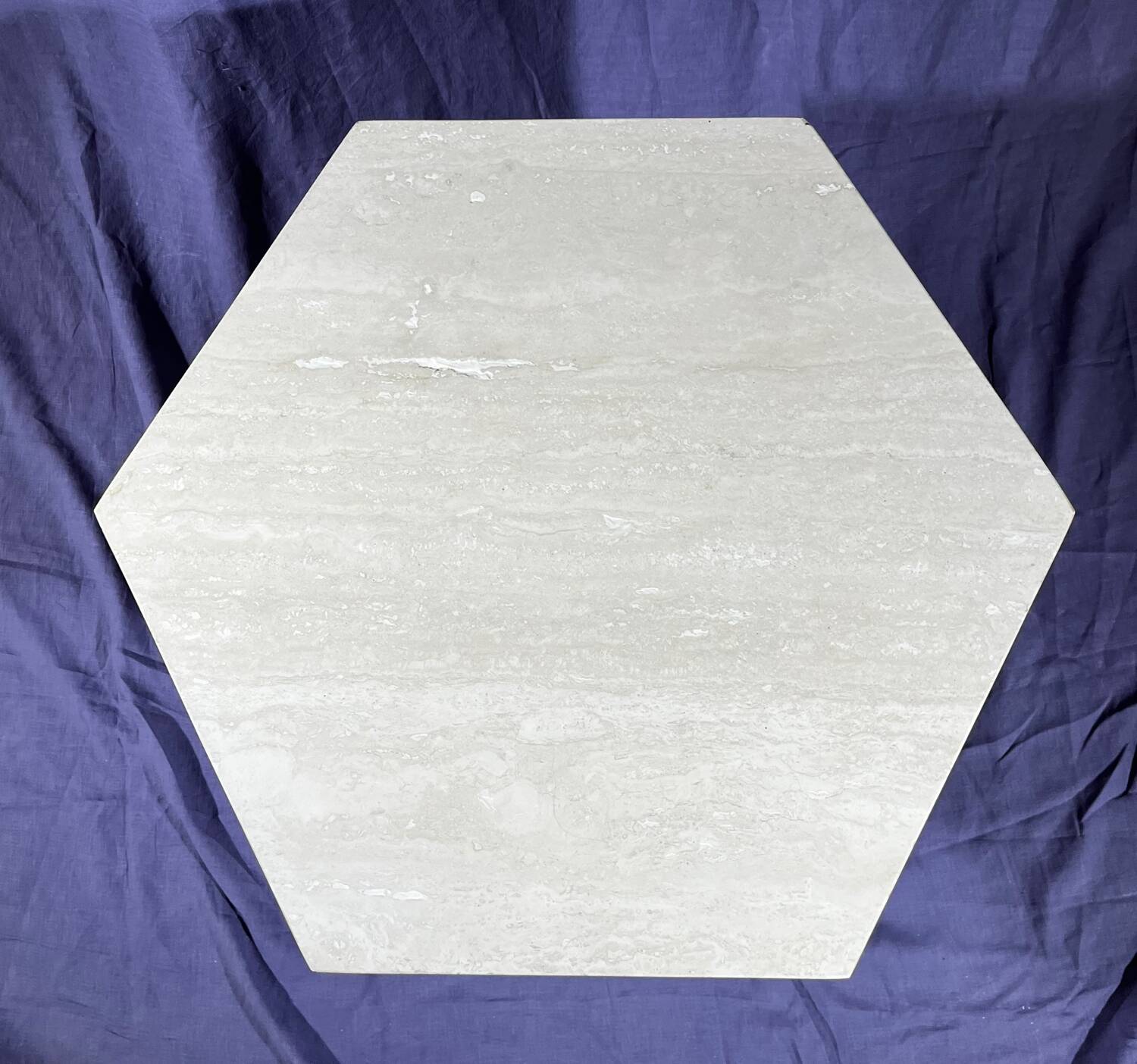 Table basse en travertin pied acier