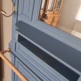 Wall-mounted locker room
