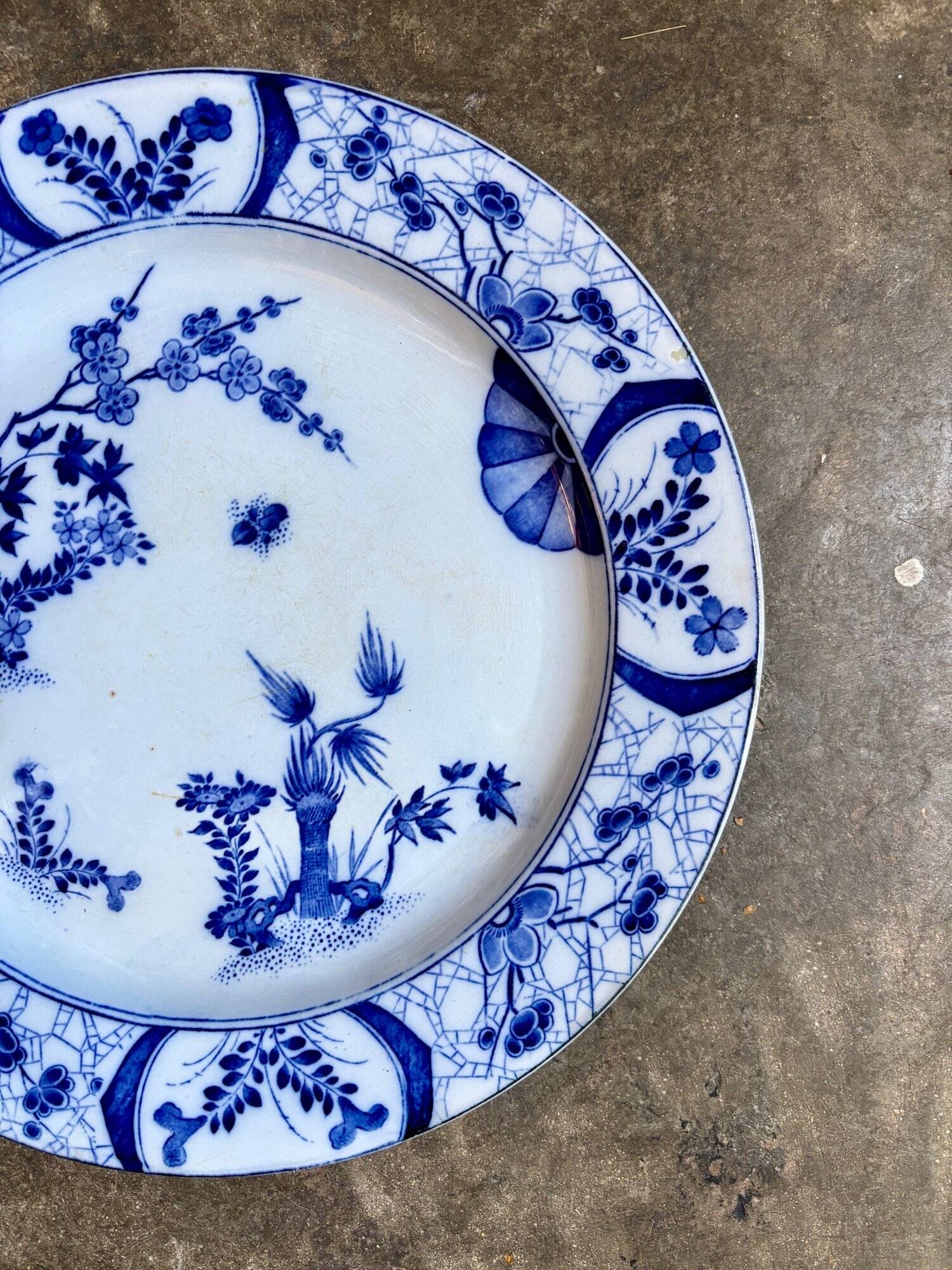 Round Creil and Montereau dish in blue earthenware, "Japan" service circa 1895