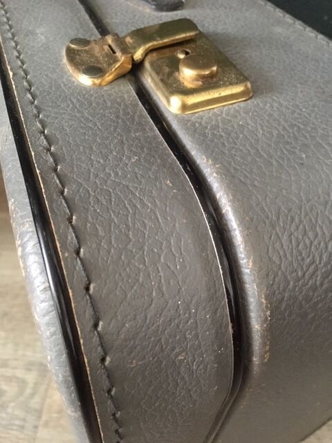 Valise vintage grise
