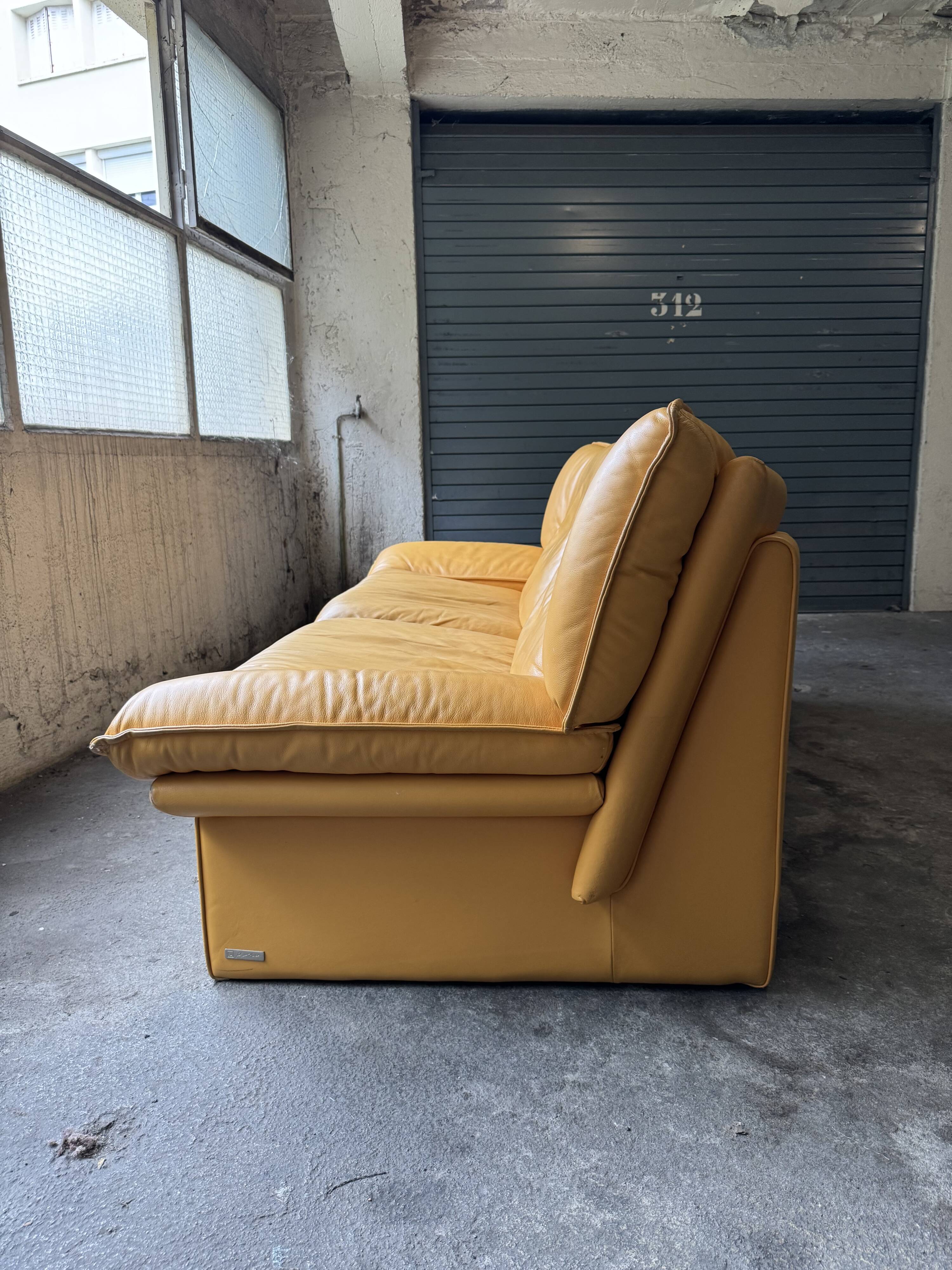 "Ambassador" Three-Seater Sofa – Yellow Leather – Nicoletti Salotti – 1980s