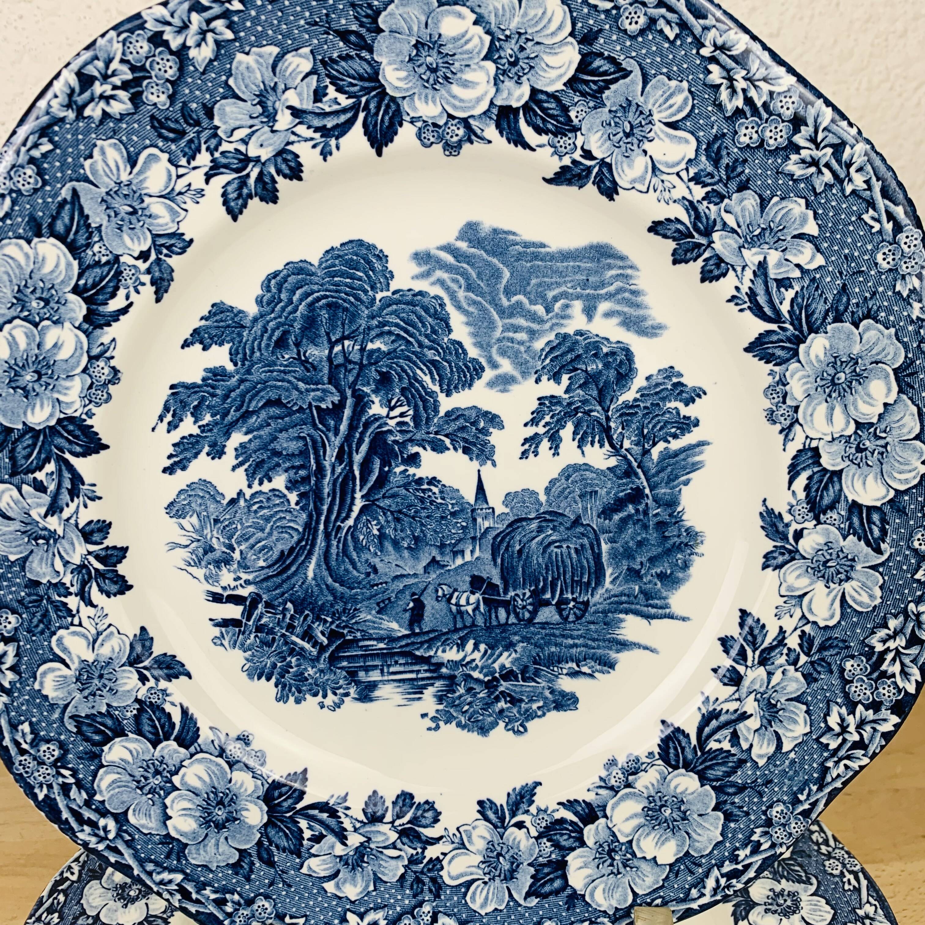 6 Wedgwood Woodland dinner plates blue
