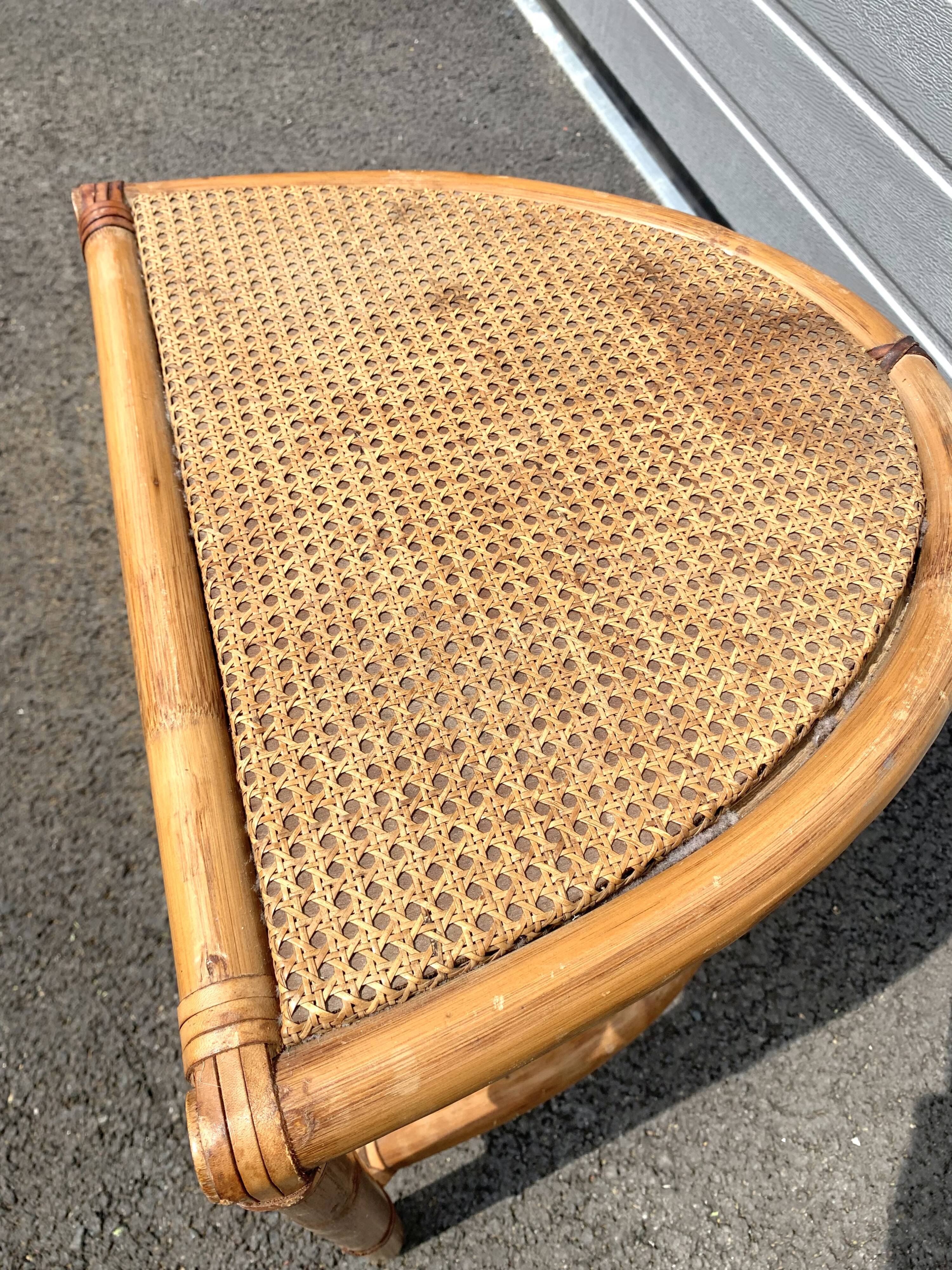 Table de chevet en rotin