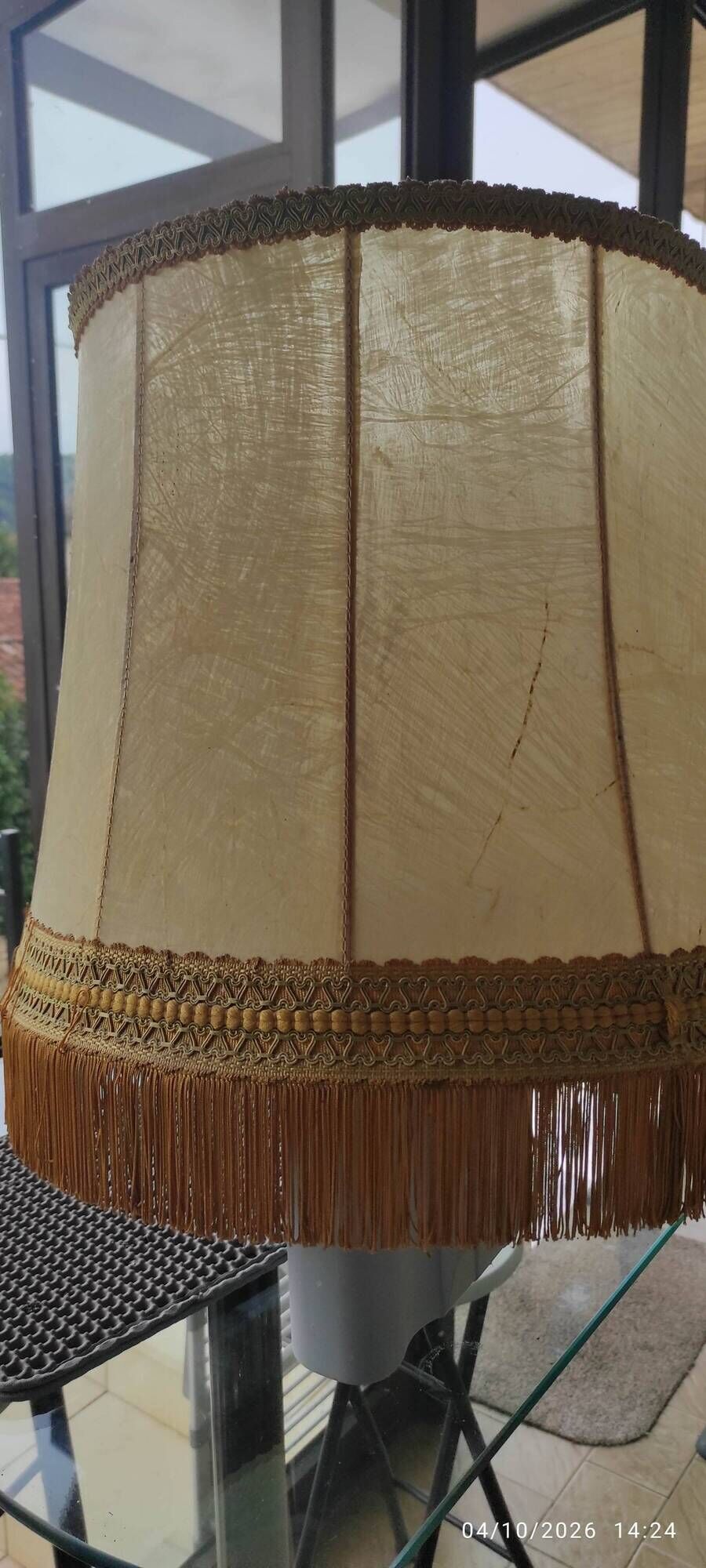 Magnifique tulipe de lampe en cuir – pièce unique