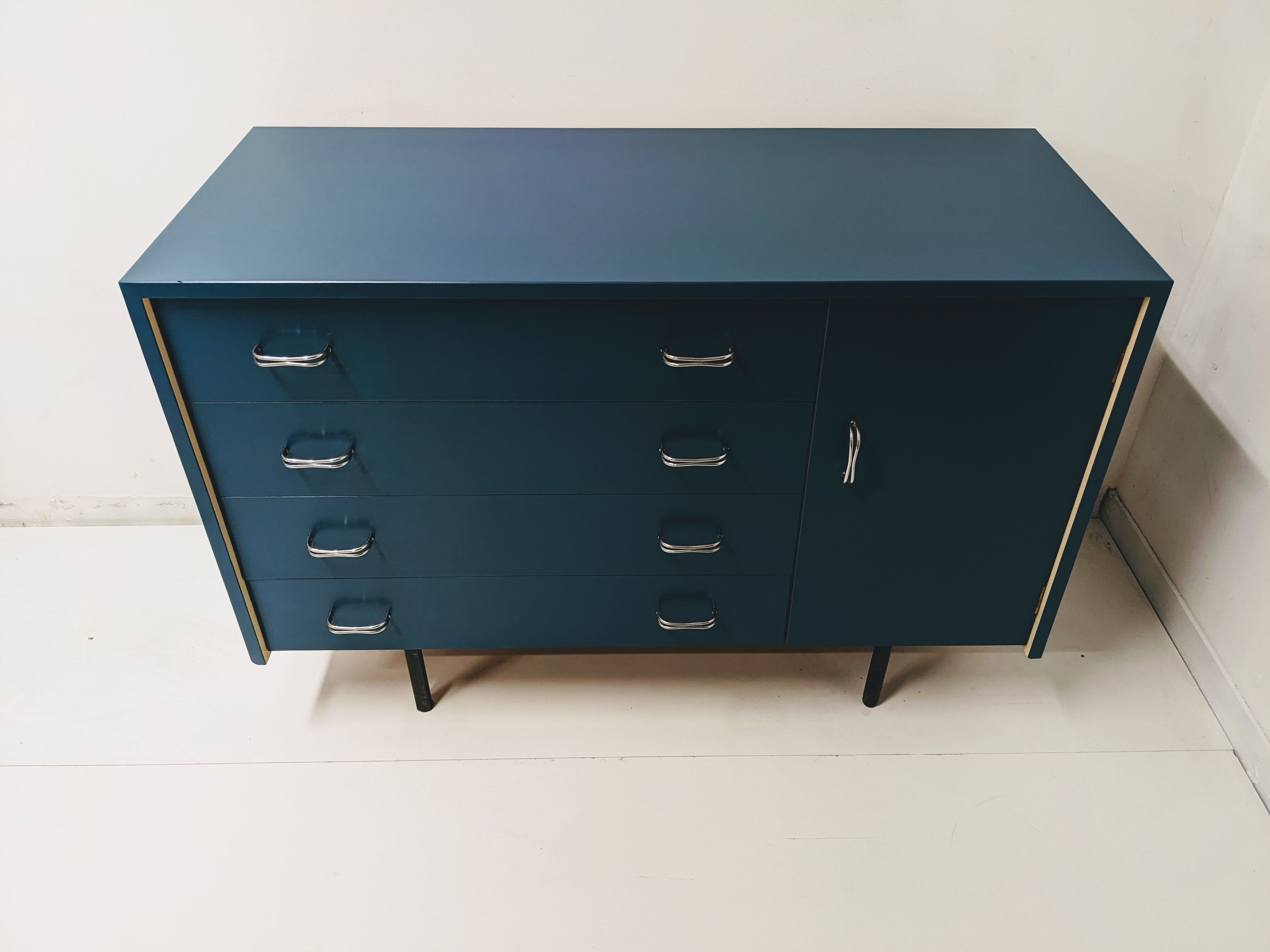 Vintage sideboard in formica / chest of drawers enfilade TV cabinet tv storage