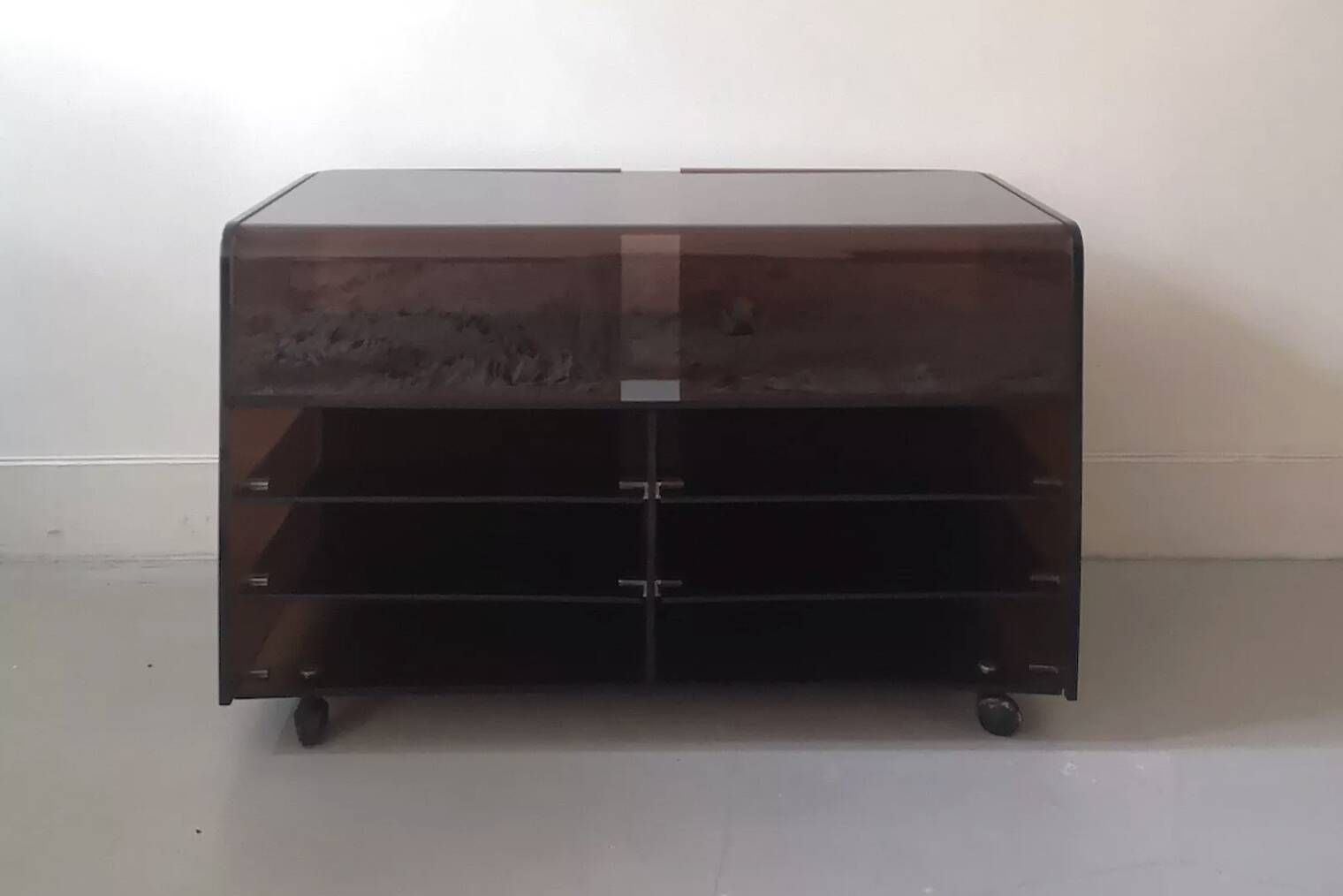 Smoked plexiglass TV/HiFi unit, Roche Bobois design 1970