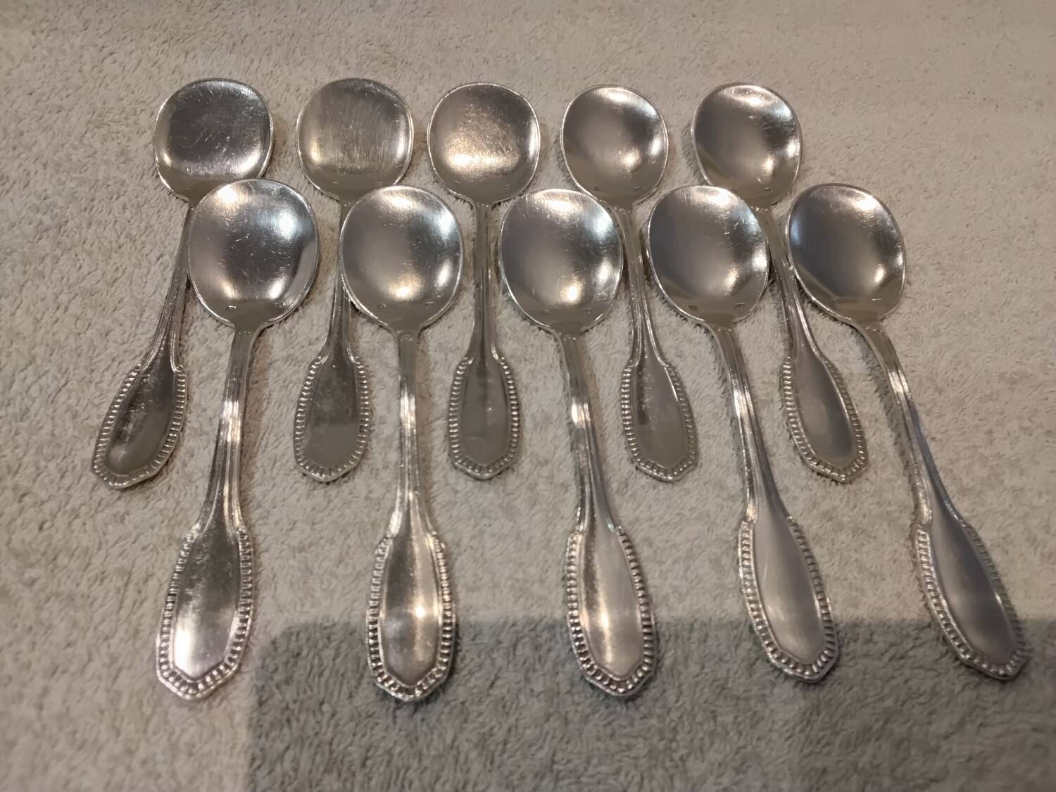 10 silver-plated metal ice scoops, silversmith Saglier Frères, gadroons