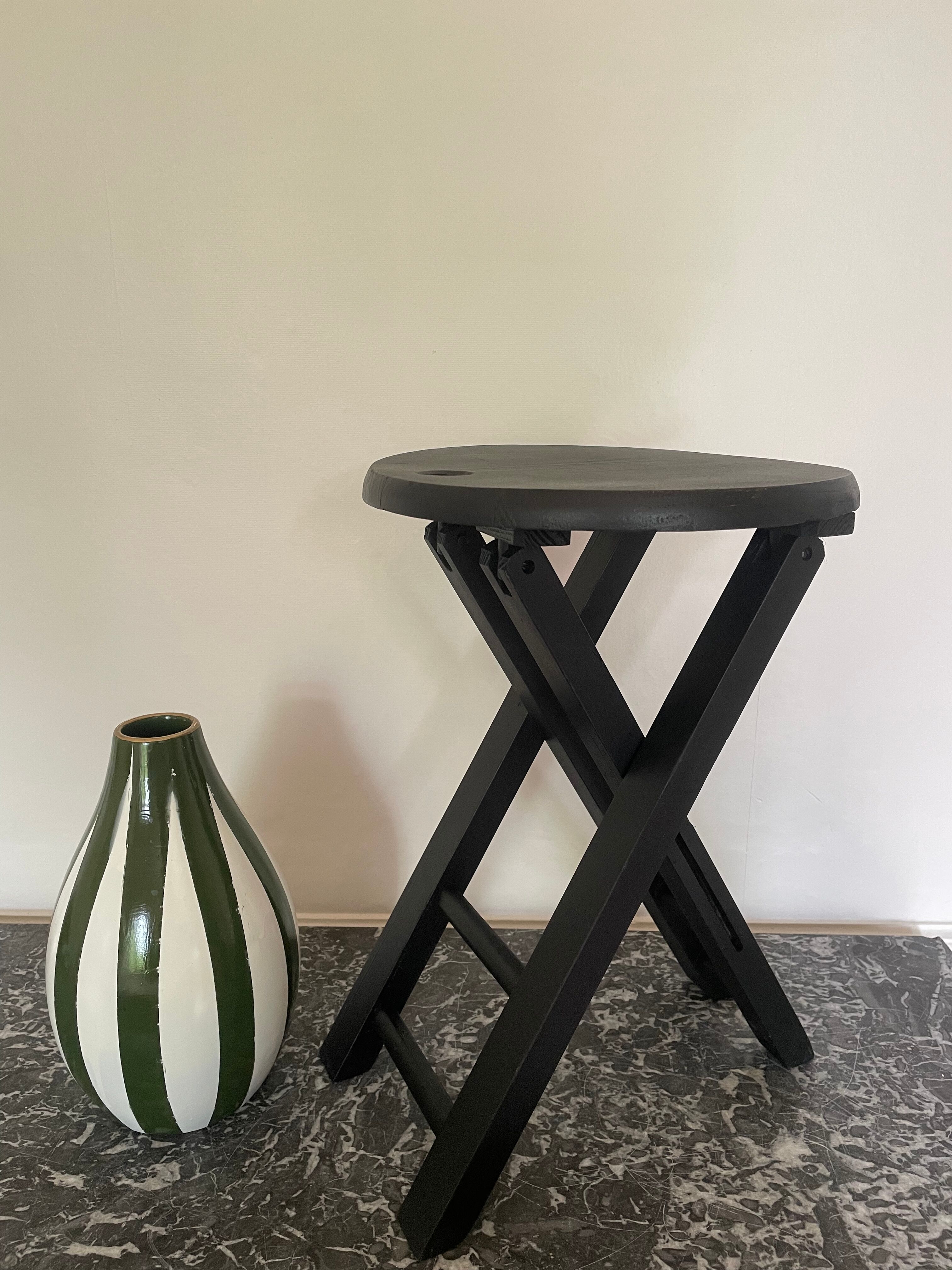Tabouret pliable