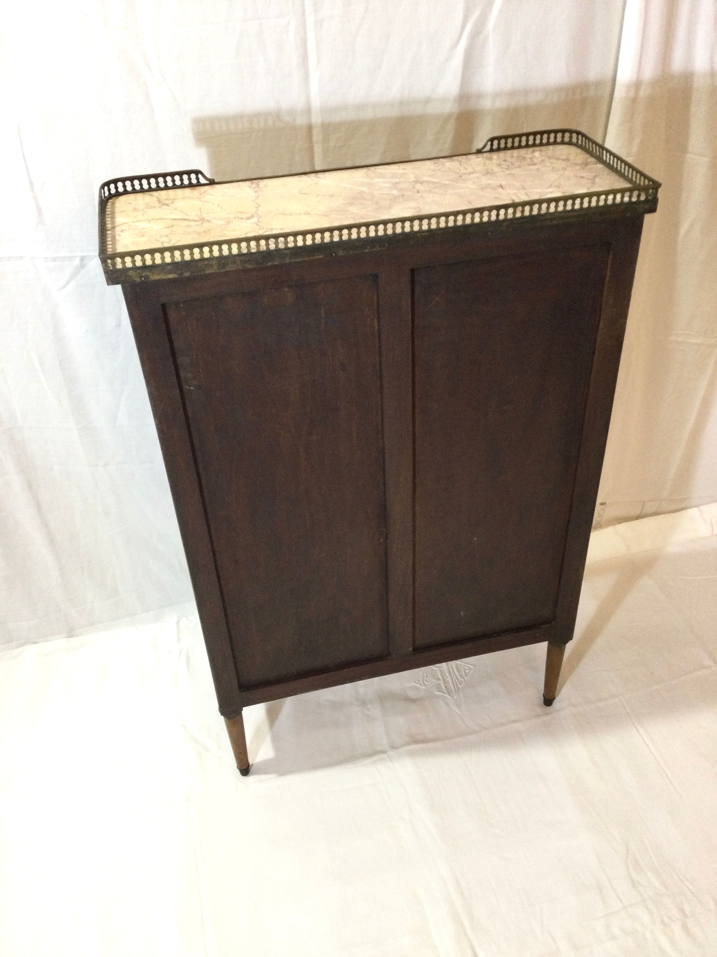 Entrance library - bibus Louis XVI