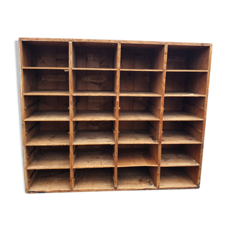 Trade furniture with lockers