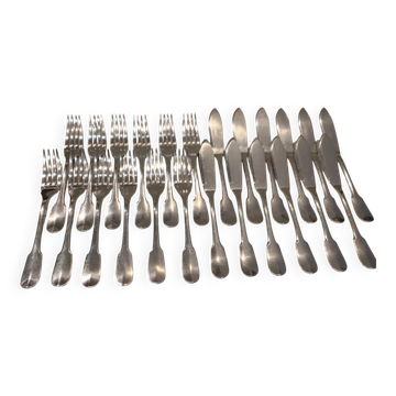 12 fish cutlery sets, 24 pieces, silver-plated metal, Christofle Cluny silversmith