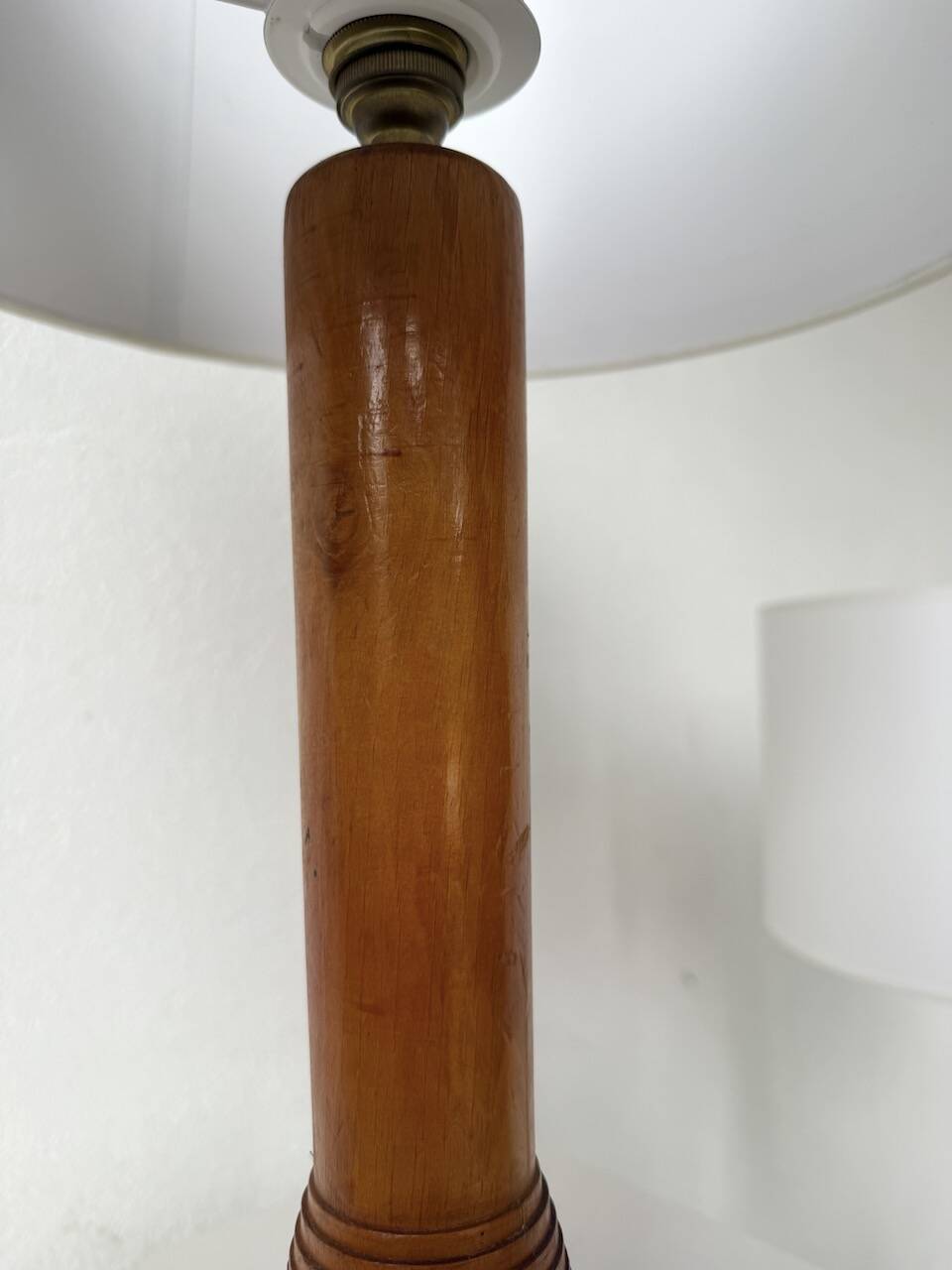 Paire de lampes de table bois chêne années 50