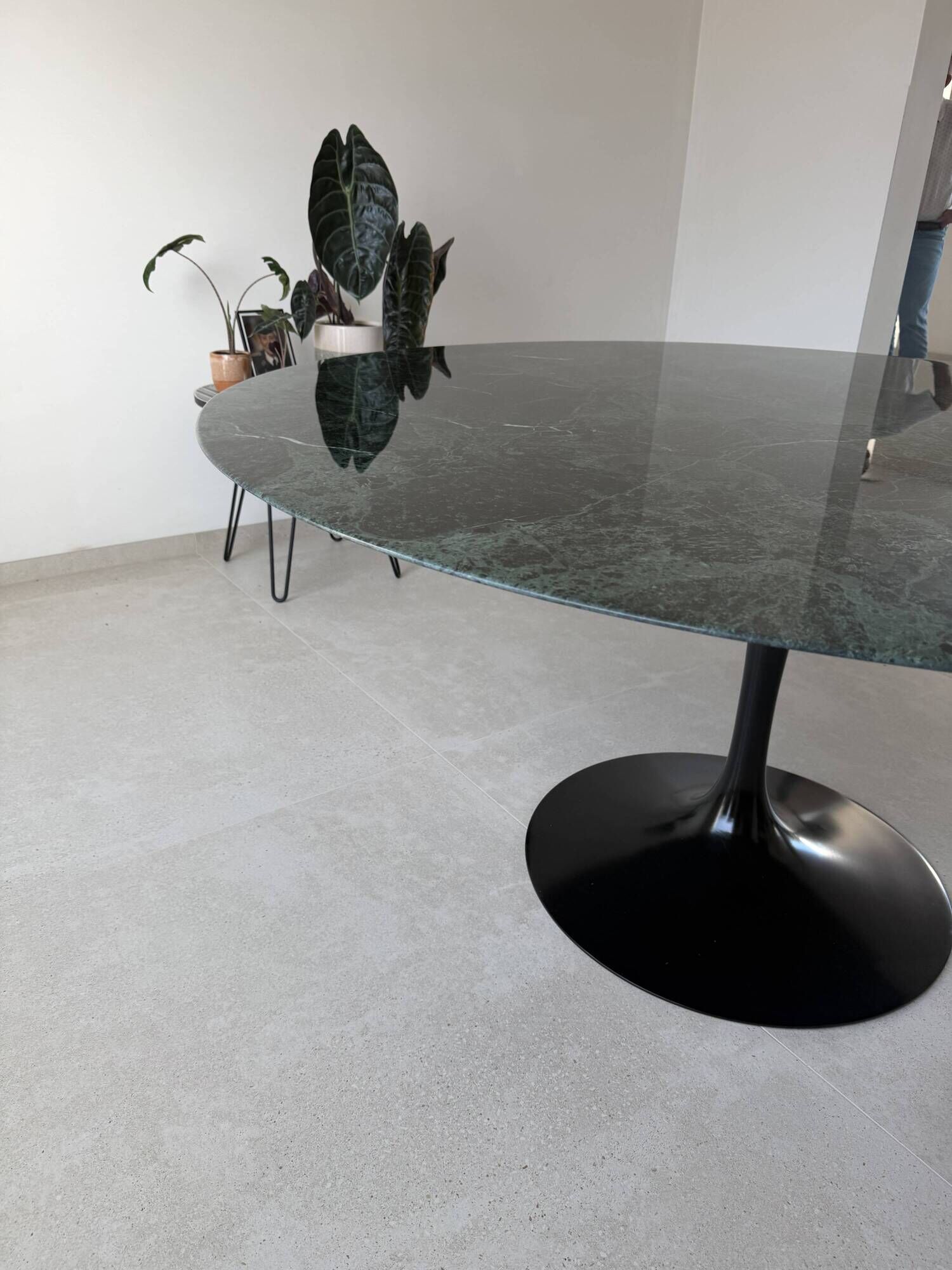 Original Knoll Tulip dining table (152cm) Alpe Verdi glossy in NEW CONDITION!!