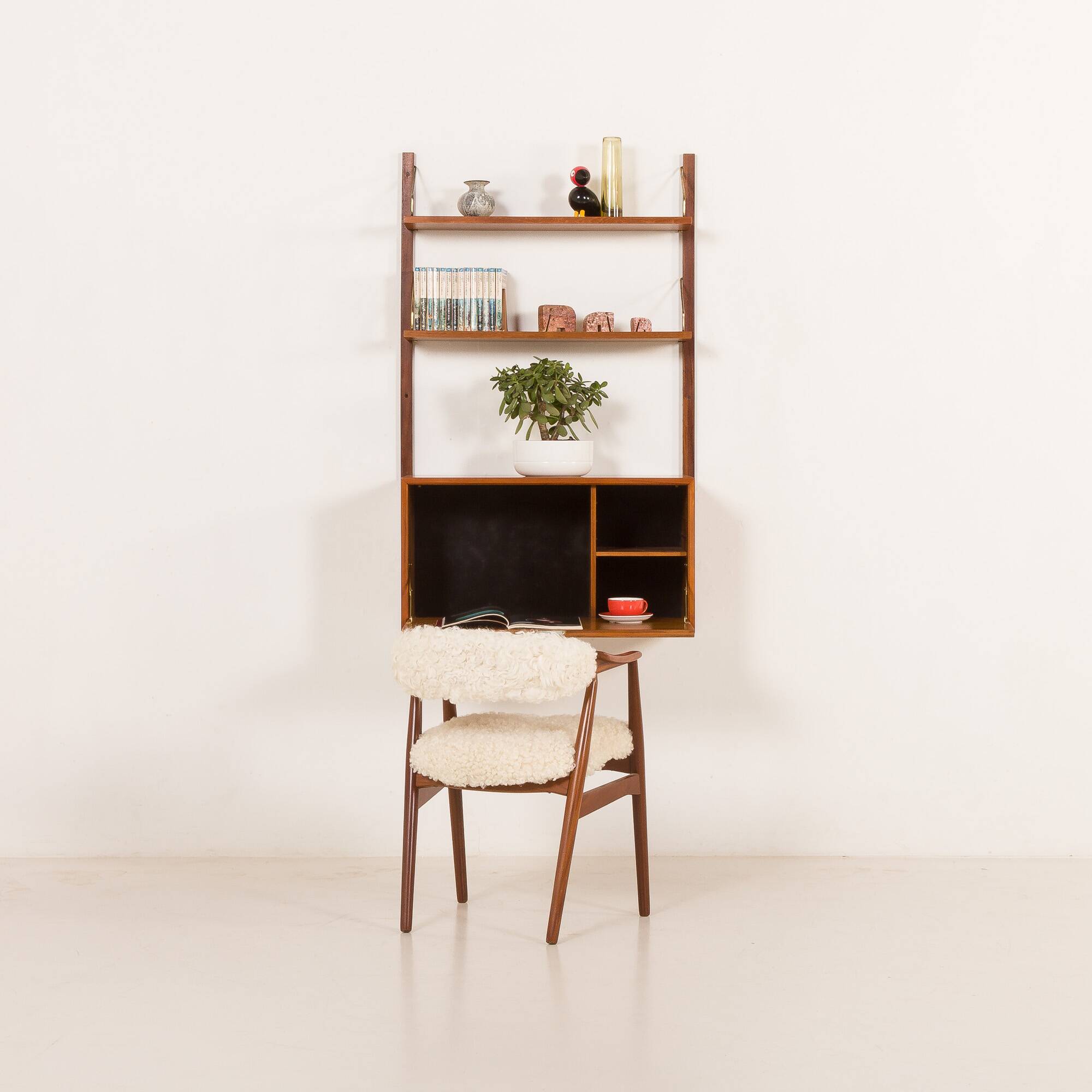 Poul Cadovius teak shelving wall unit with a bureau, Cado 1960s