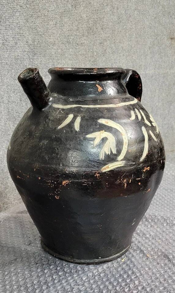 Terracotta jug or jar from the 18th century