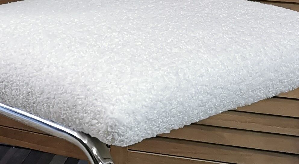 Set of 4 chairs with design of the 60s/70s