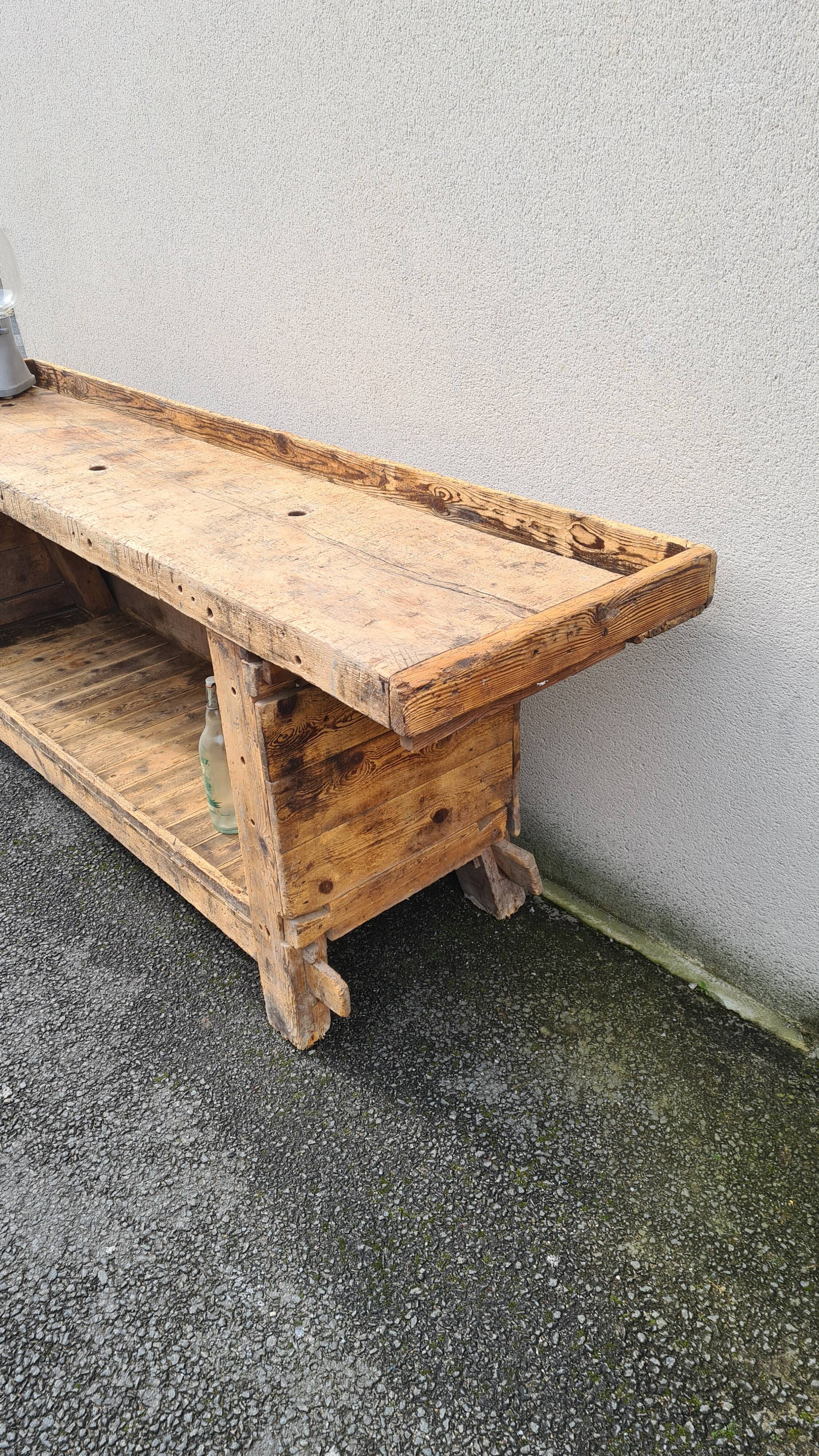 Carpenter's workbech