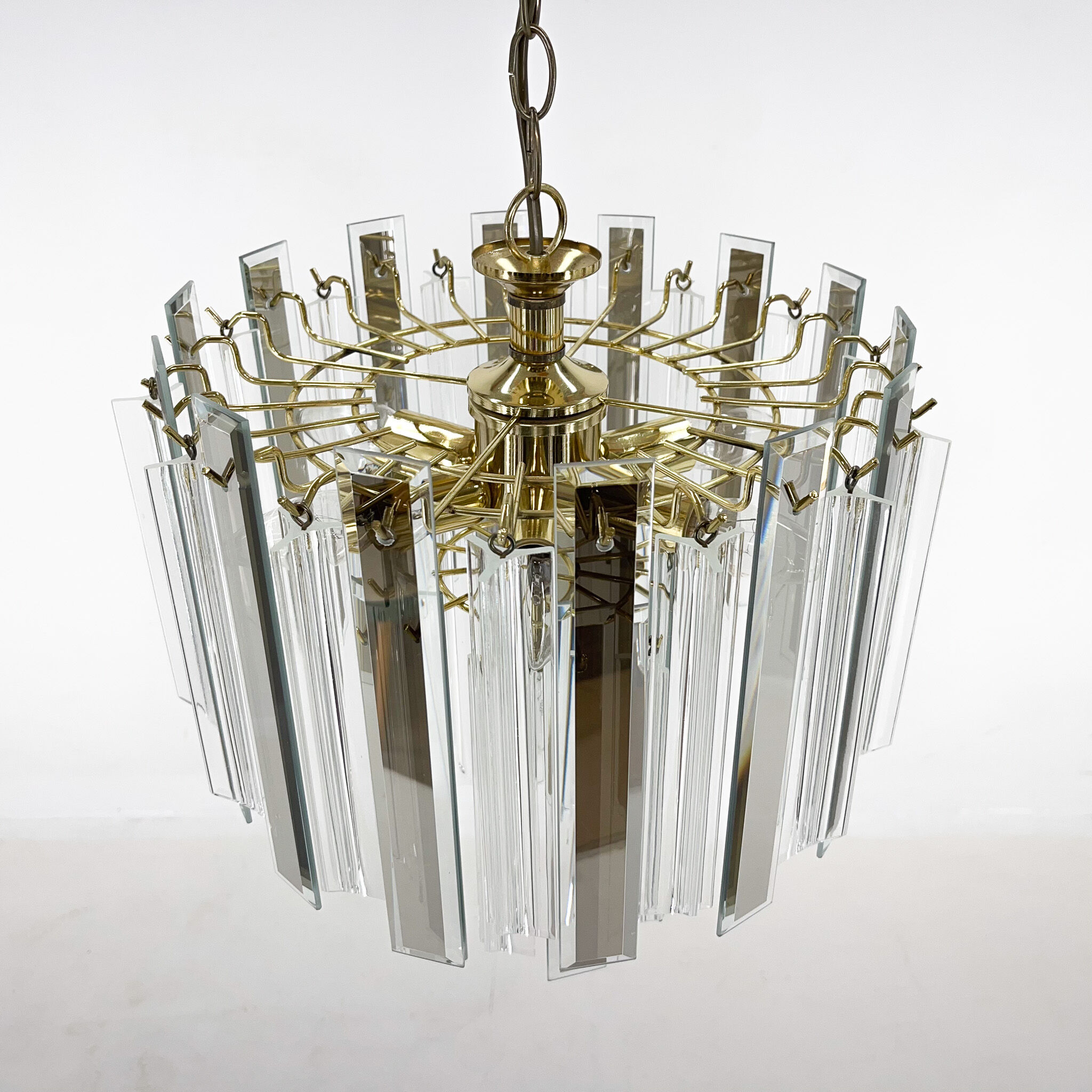 Lustre du milieu du siècle en laiton, verre et lucite, Autriche, années 1970