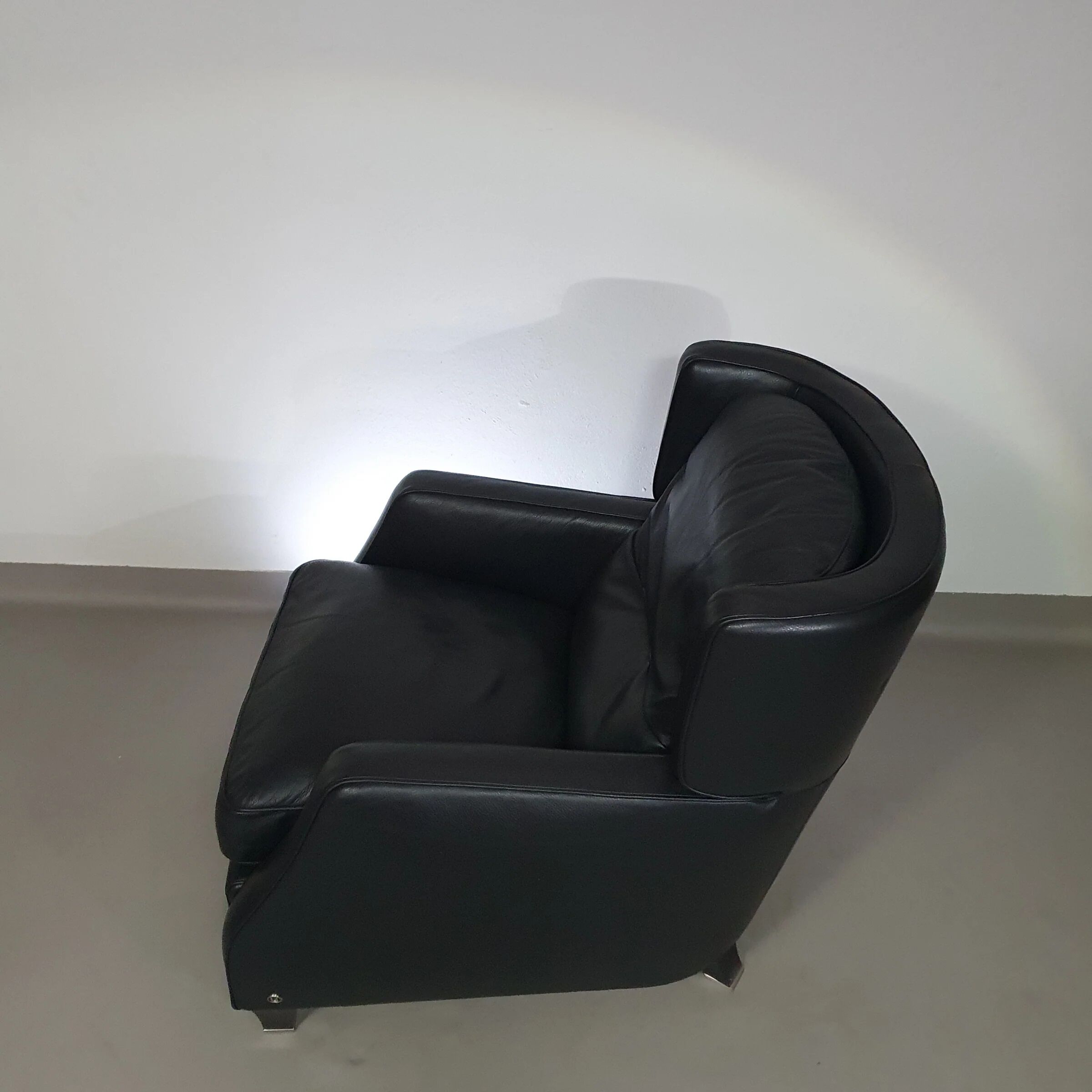Amadeus Natuzzi lounge chair / black leather