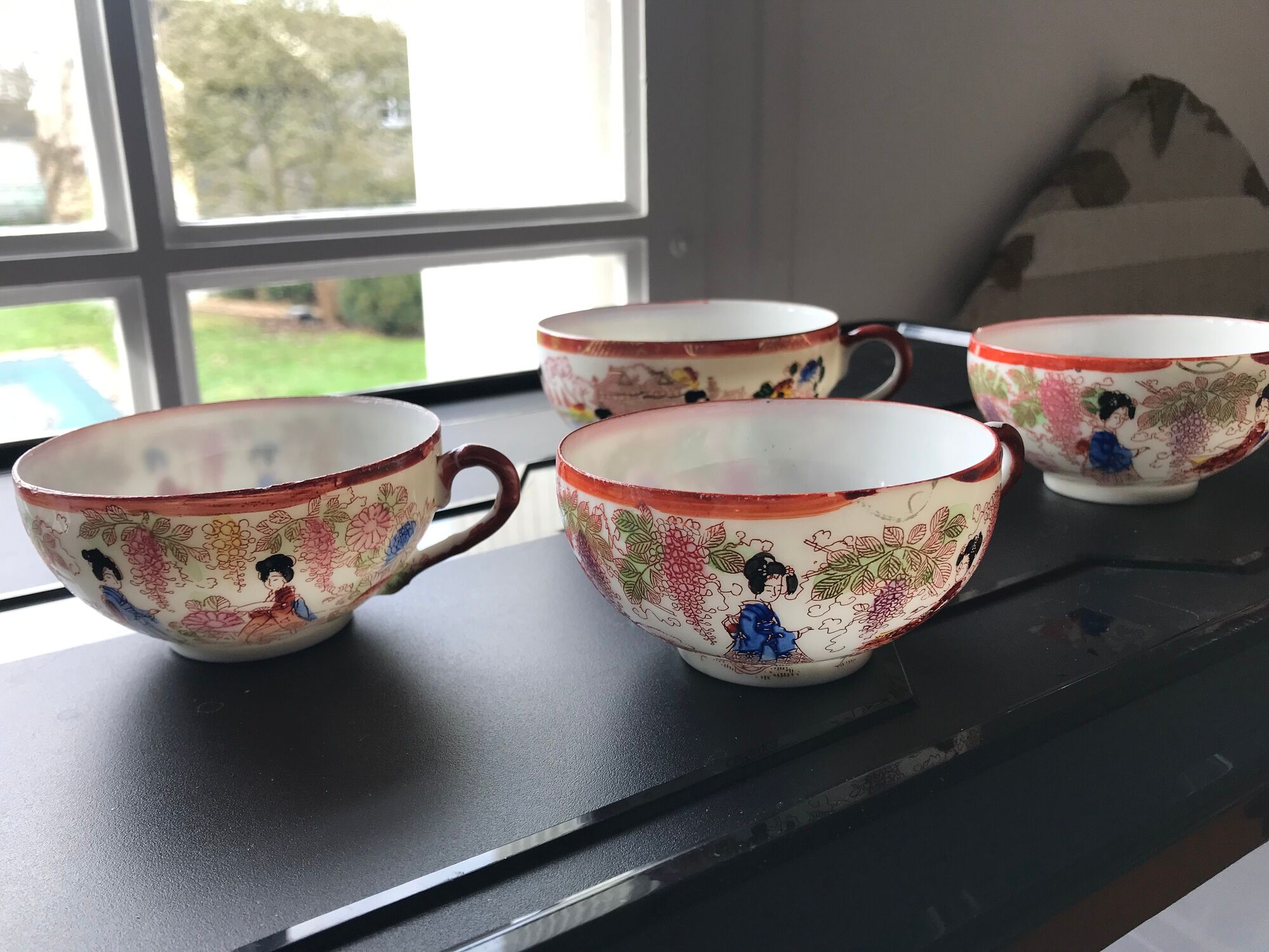 Lot de 4 tasses Porcelaine Japonaise