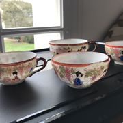 Lot de 4 tasses Porcelaine Japonaise