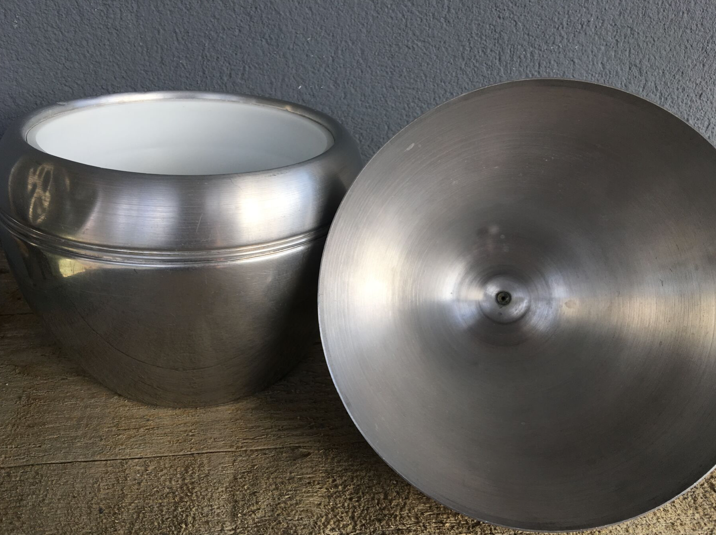 Ice bucket pear circa 1970