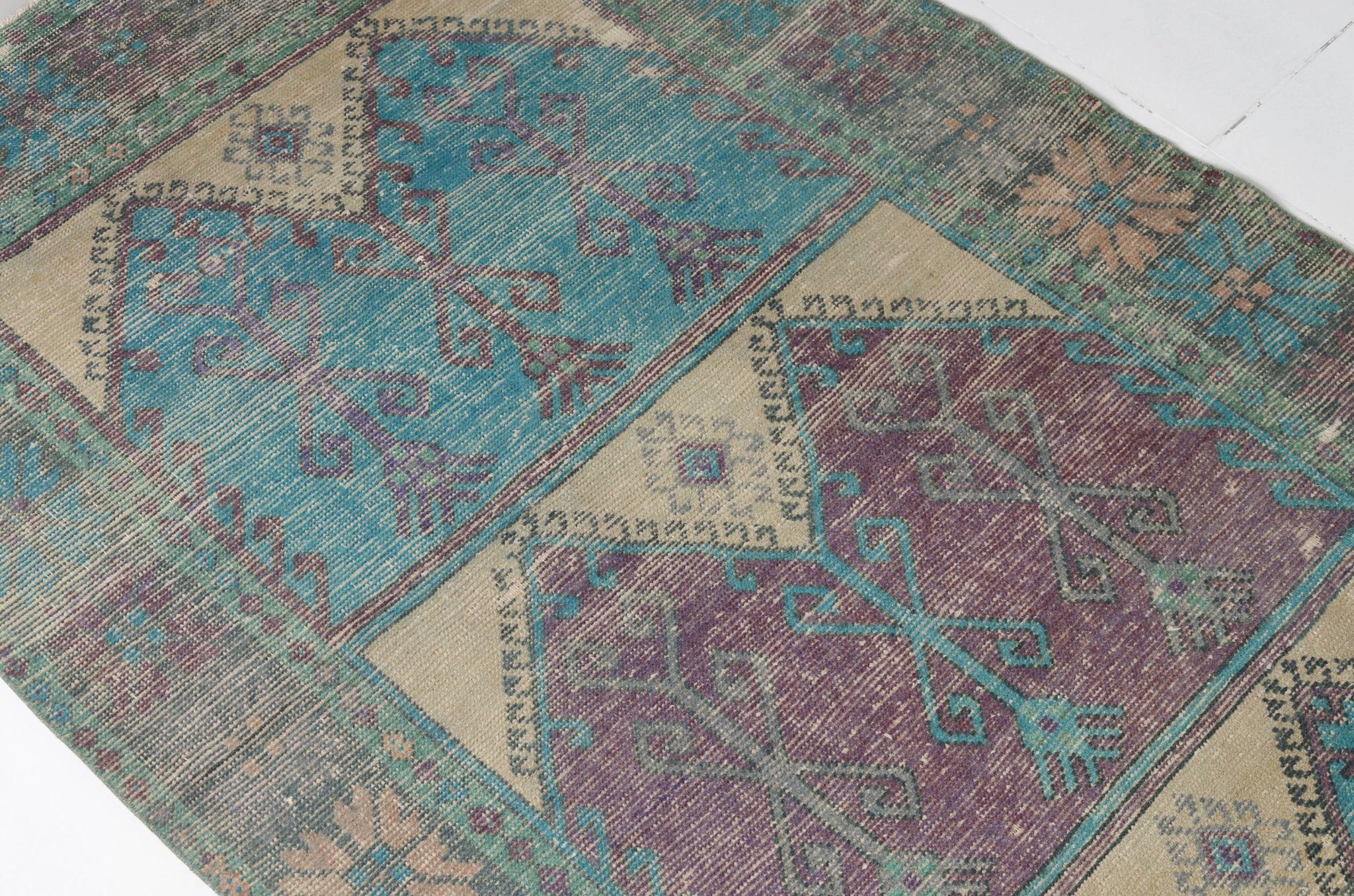Tapis en laine anatolien noué à la main