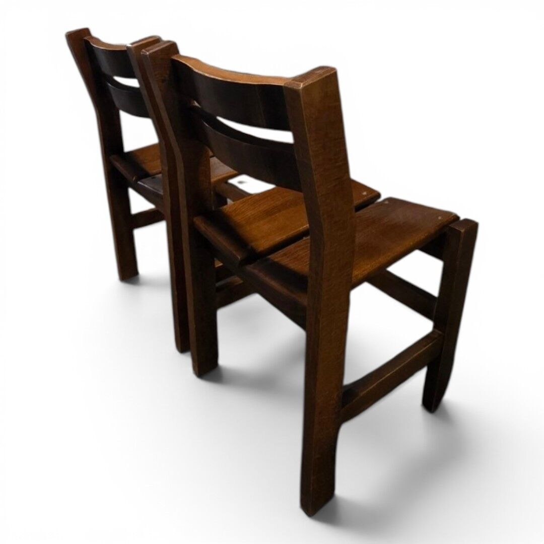 Paire de chaises en orme massif, style Maison Regain