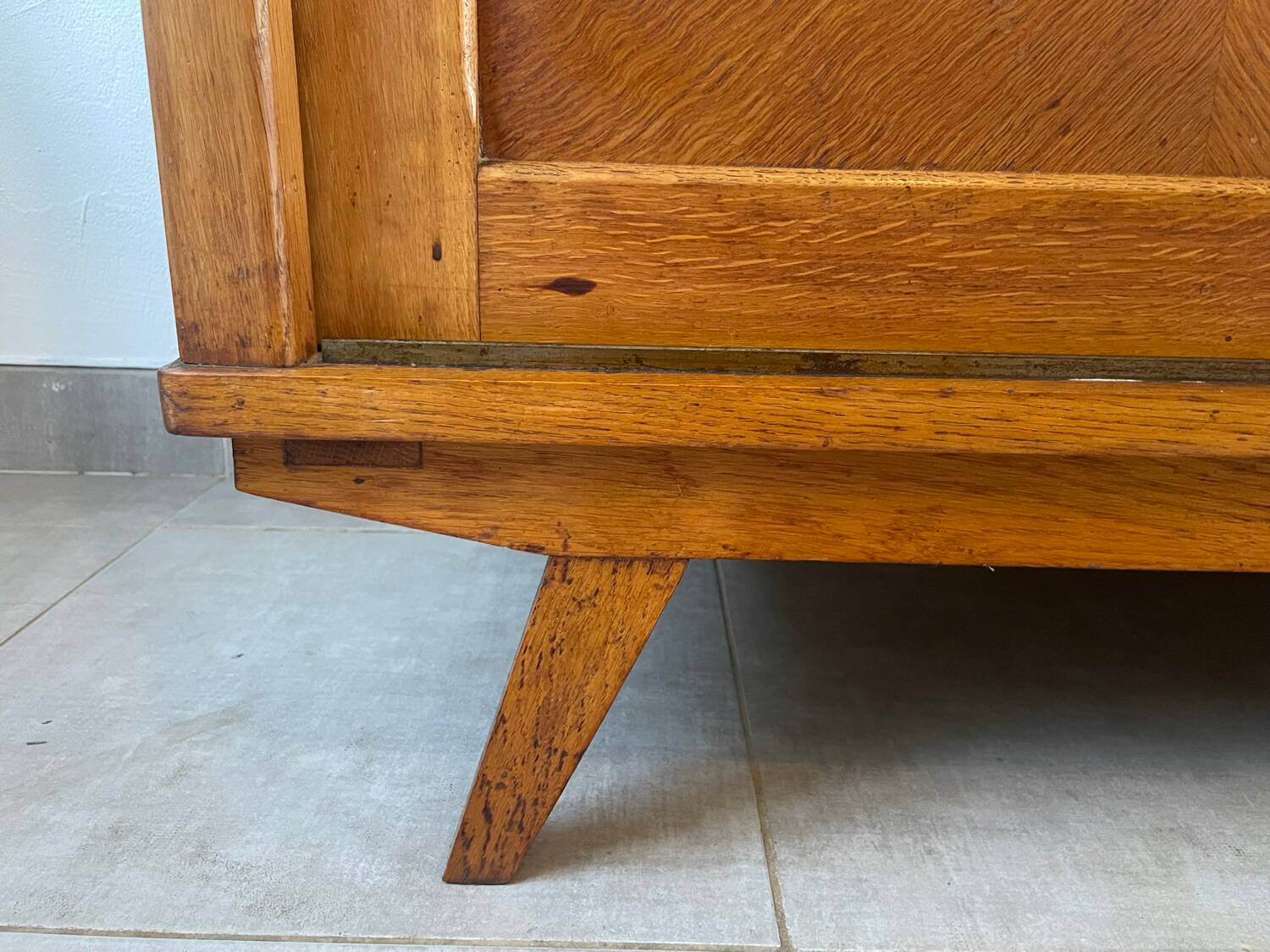 Magnificent vintage oak sideboard