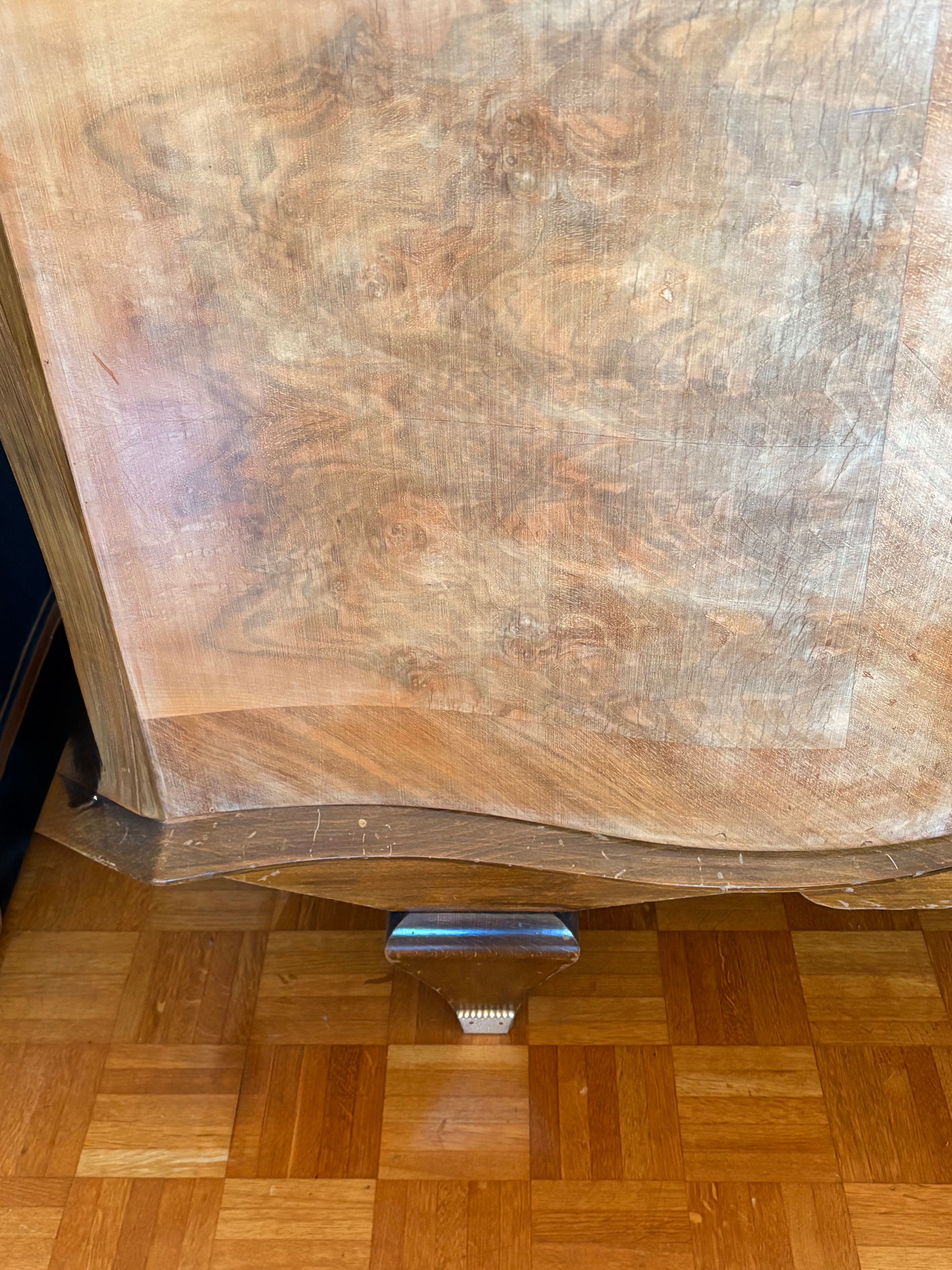 Grande armoire vintage en loupe de noyer - style Art Déco