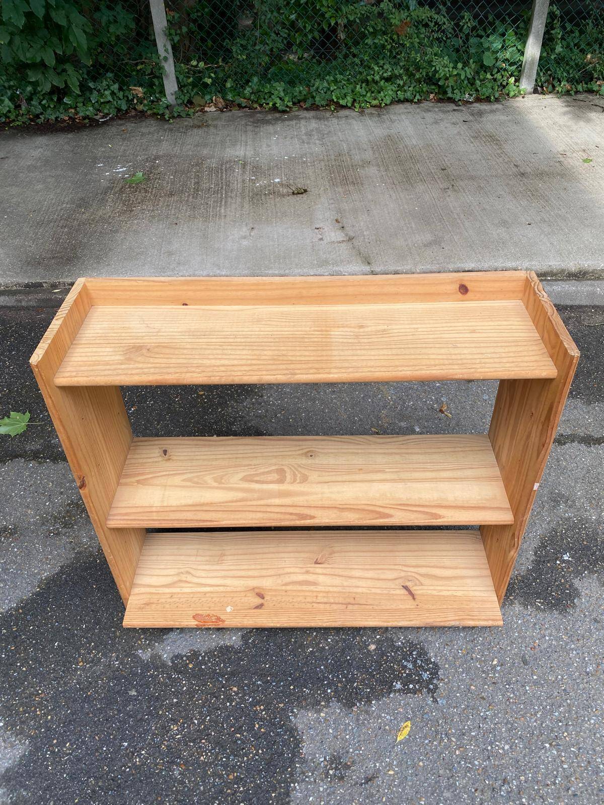 Scandinavian solid wood shelf