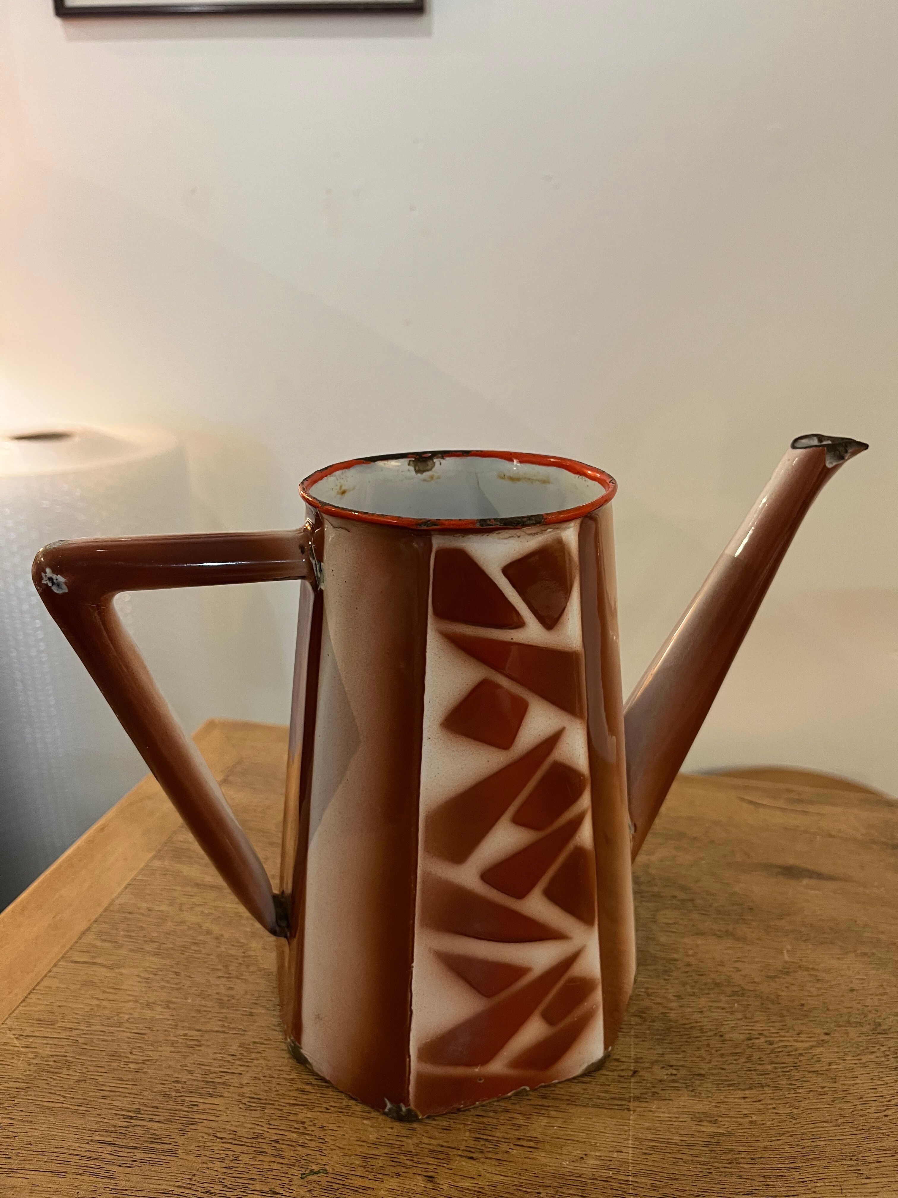 Cafetière émaillée art déco