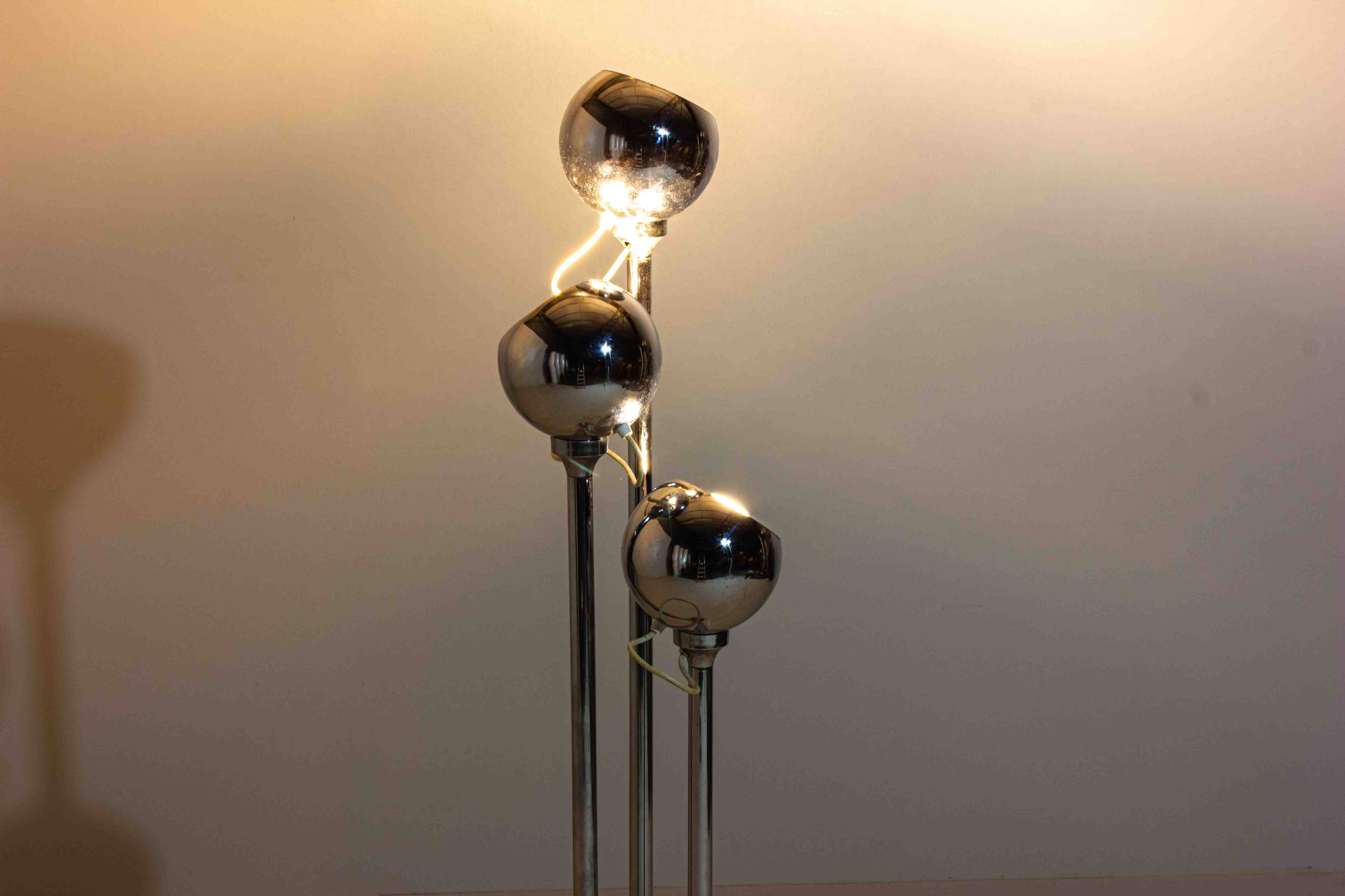 Chrome floor lamp with adjustable metal ball-shaped lights, Italy 1970s