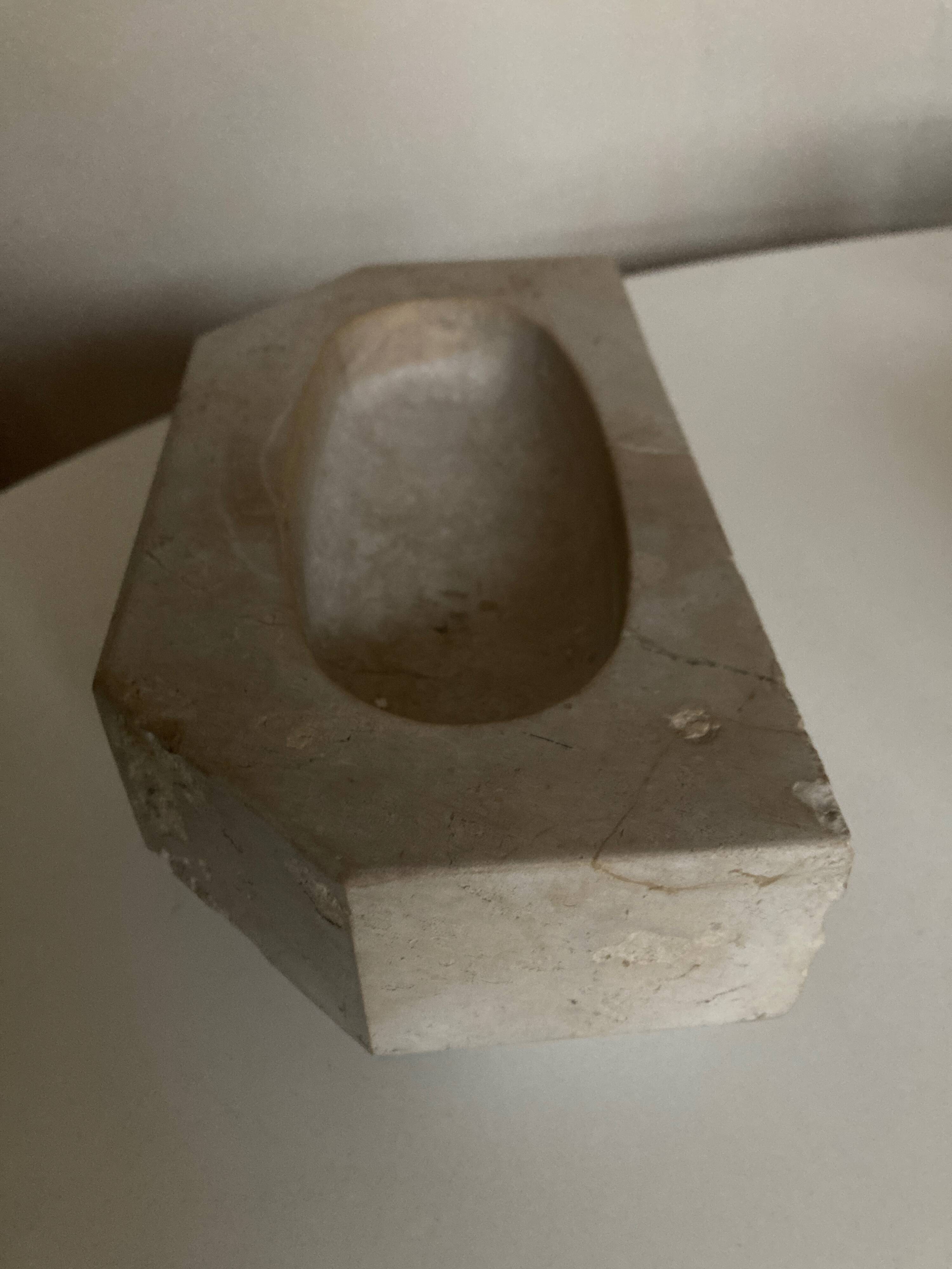 Monastery stone font XS bastide soap holder