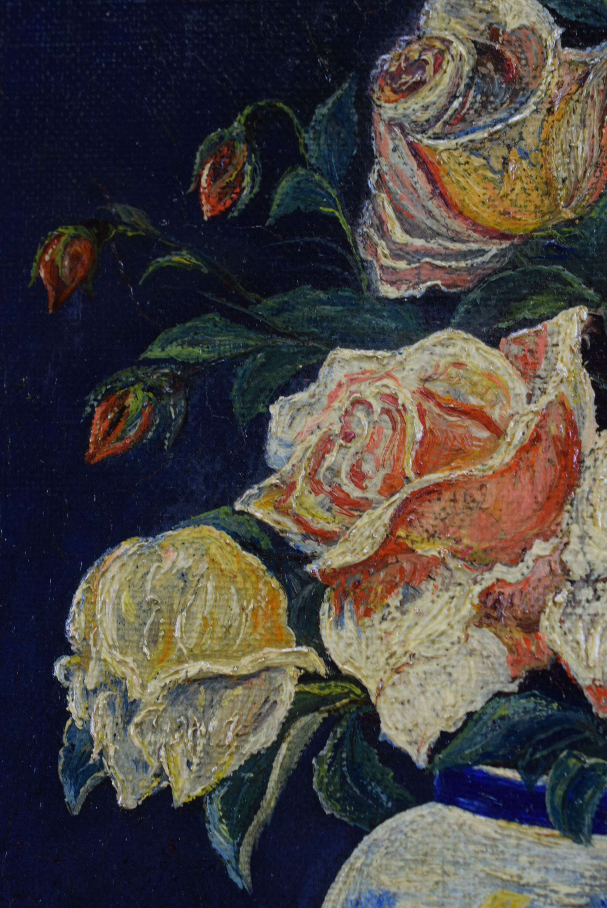 Pair of still life paintings bouquets oval golden frame