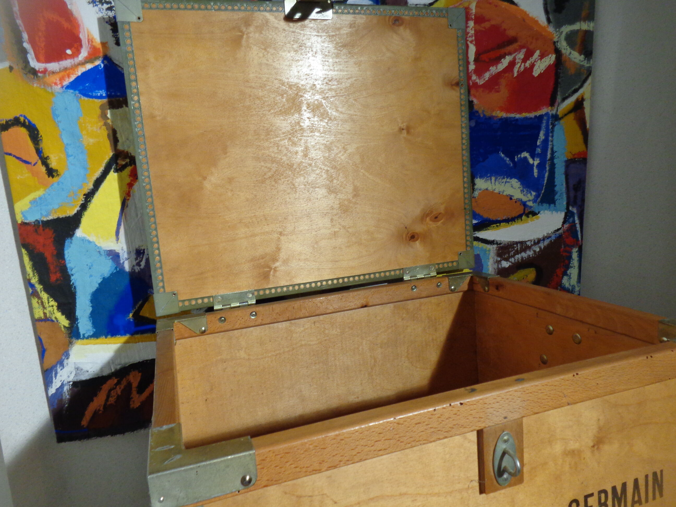 Vintage wooden box Rallye Saint-Germain metal frame