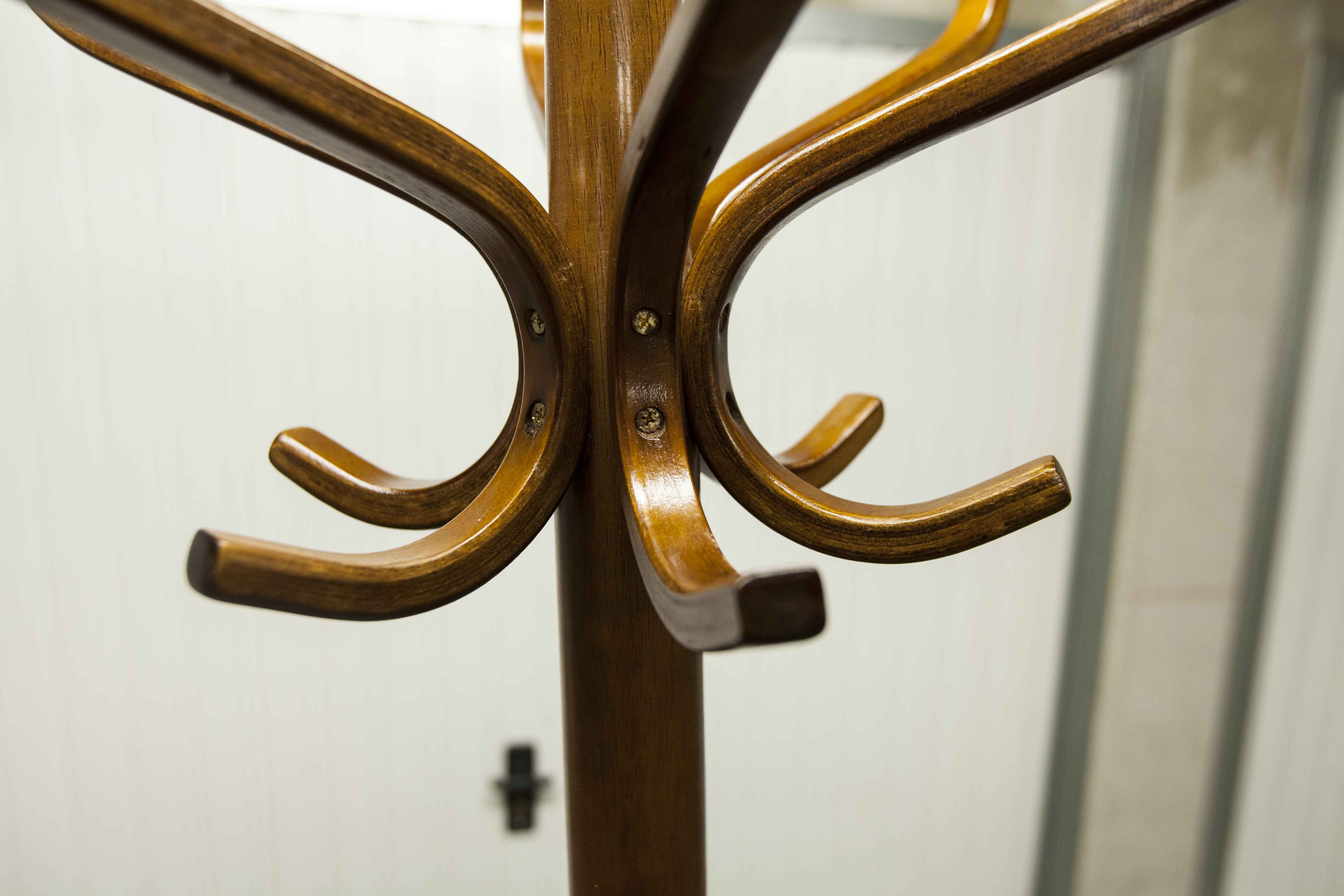 Coat rack rotating parrot Baumann 1960