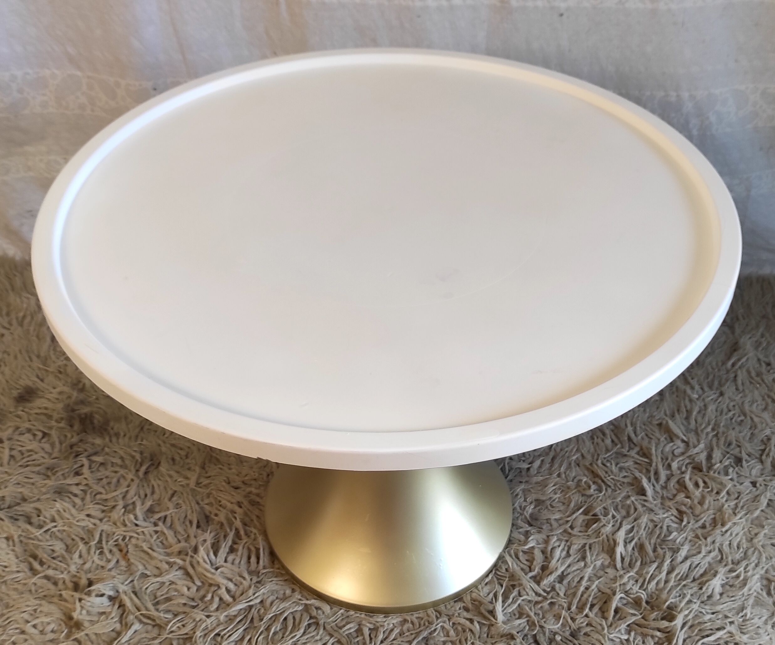White and gold "tam tam" coffee table – 60s/70s