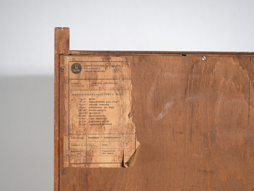 Armoire mid-century en palissandre – Tchécoslovaquie, attribuée à Pravánec, années 1950